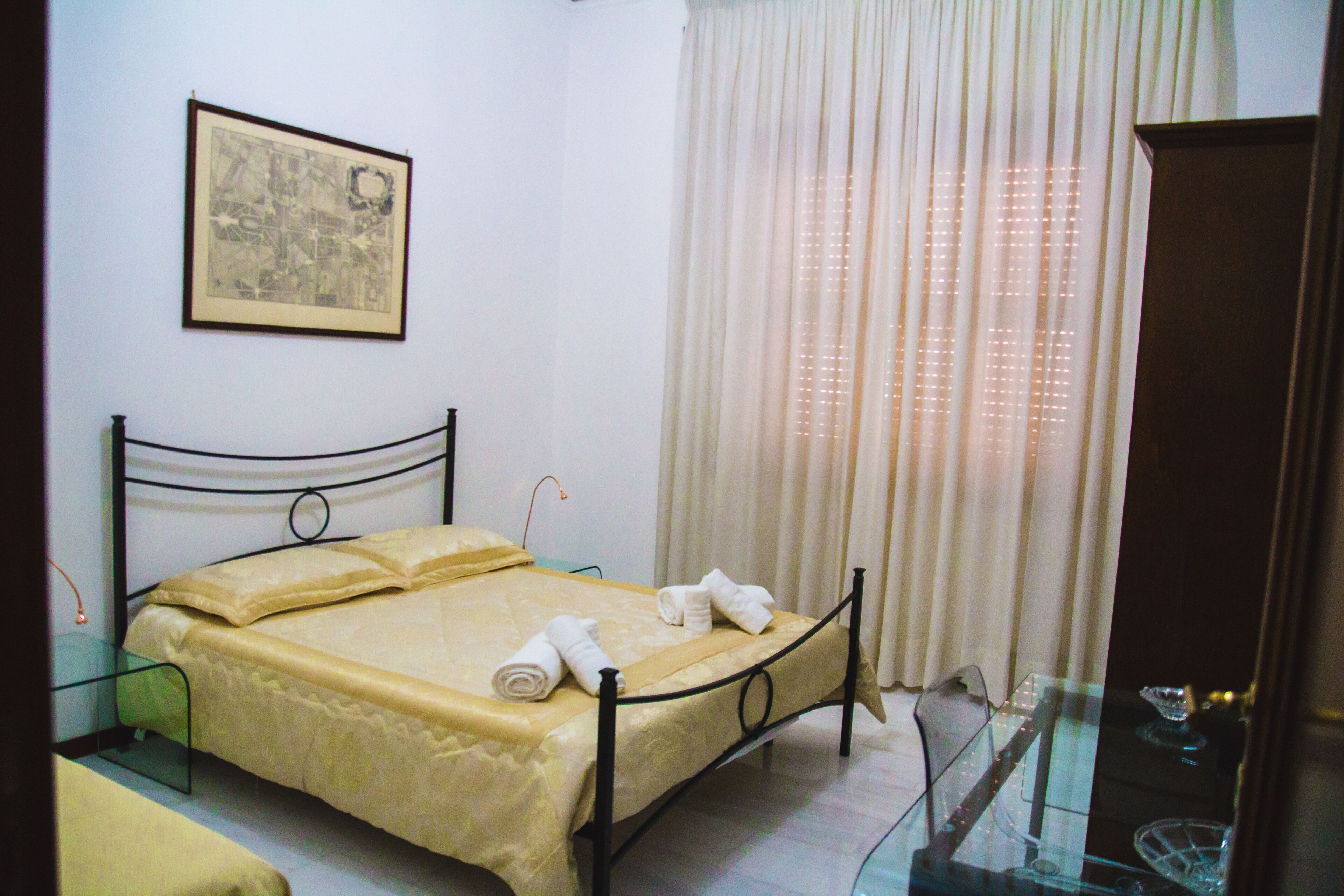 Happy Rooms in Easy House January offer: 30% weekly and 40% monthly discount