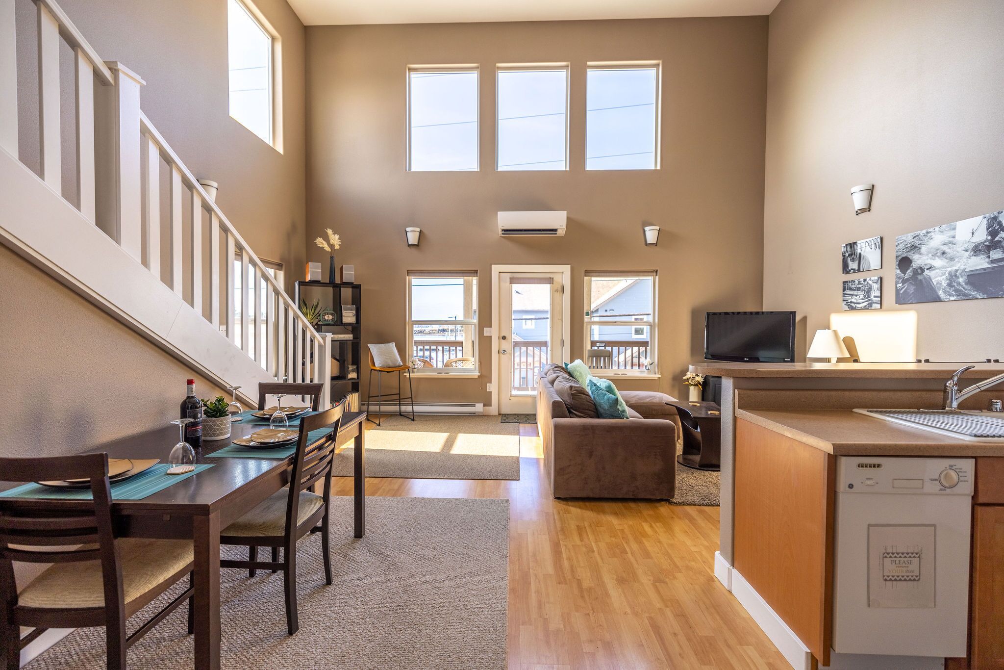 Katlian Street Suite B with an Ocean View & Clean, Modern Finishes Near Downtown