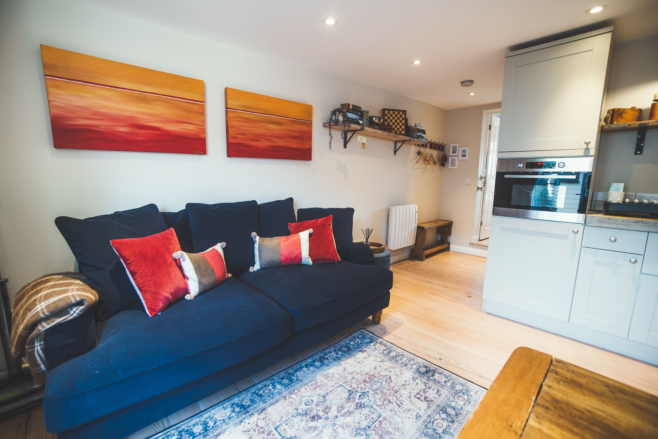 1-bedroomed self contained garden annexe with private courtyard & close to beach