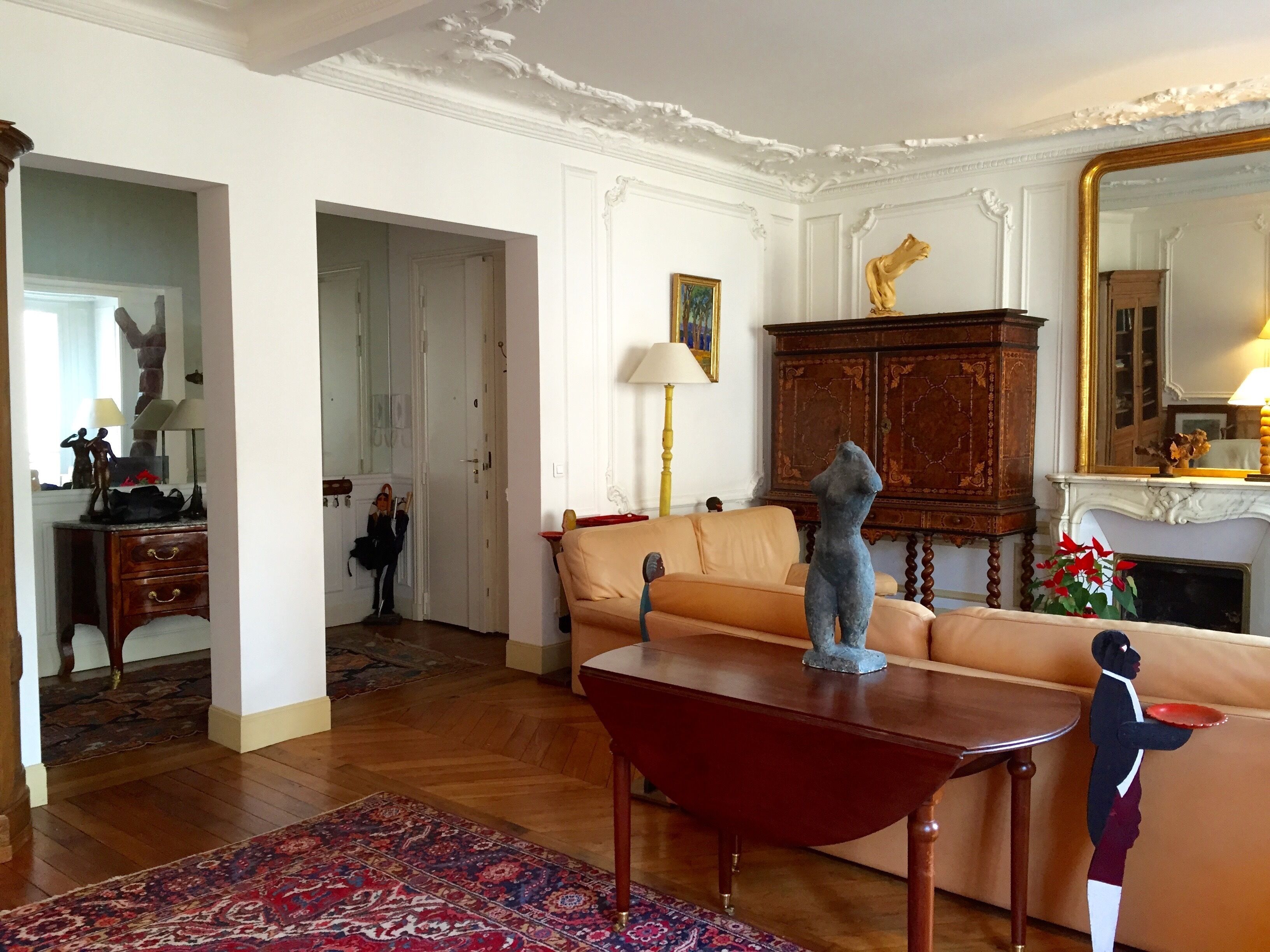 beautiful Haussmanian apartment, 125 m2, 4 rooms, near lyon train station.