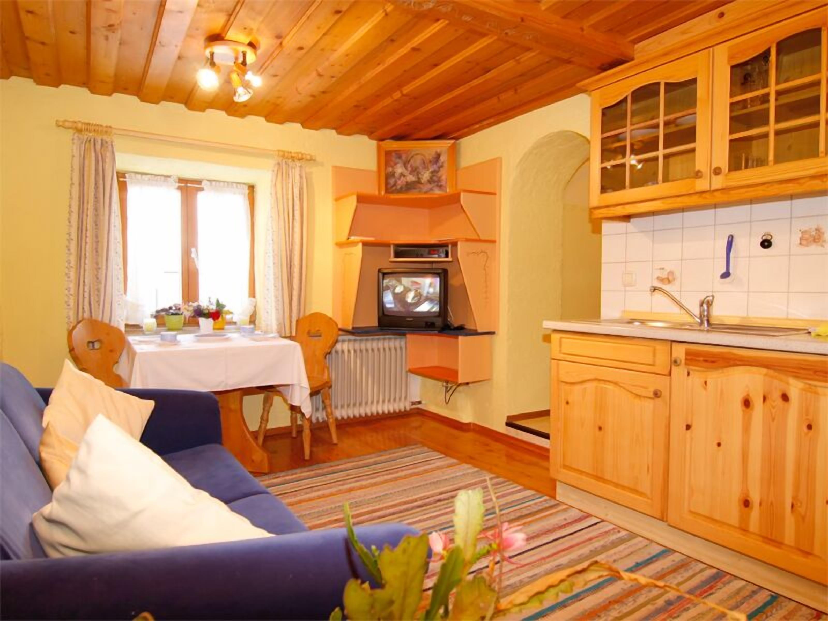 Ferienwohnung "Weintraube" 40 qm bis 3 Personen, 1. Obergeschoss, 1 separater Schlafraum, Südbalkon.