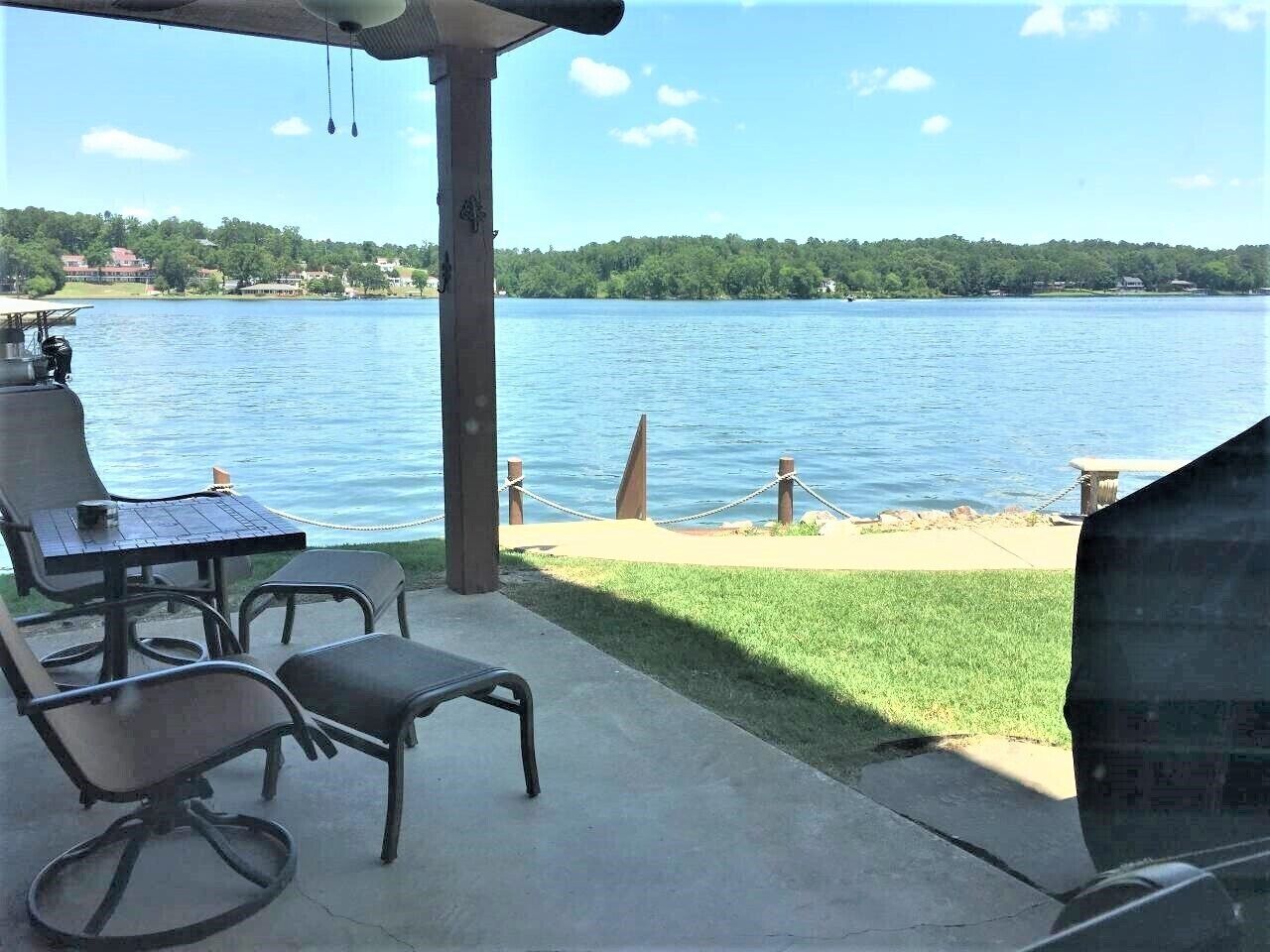 Beautiful Poolside Condo with an Unobstructed Lake View