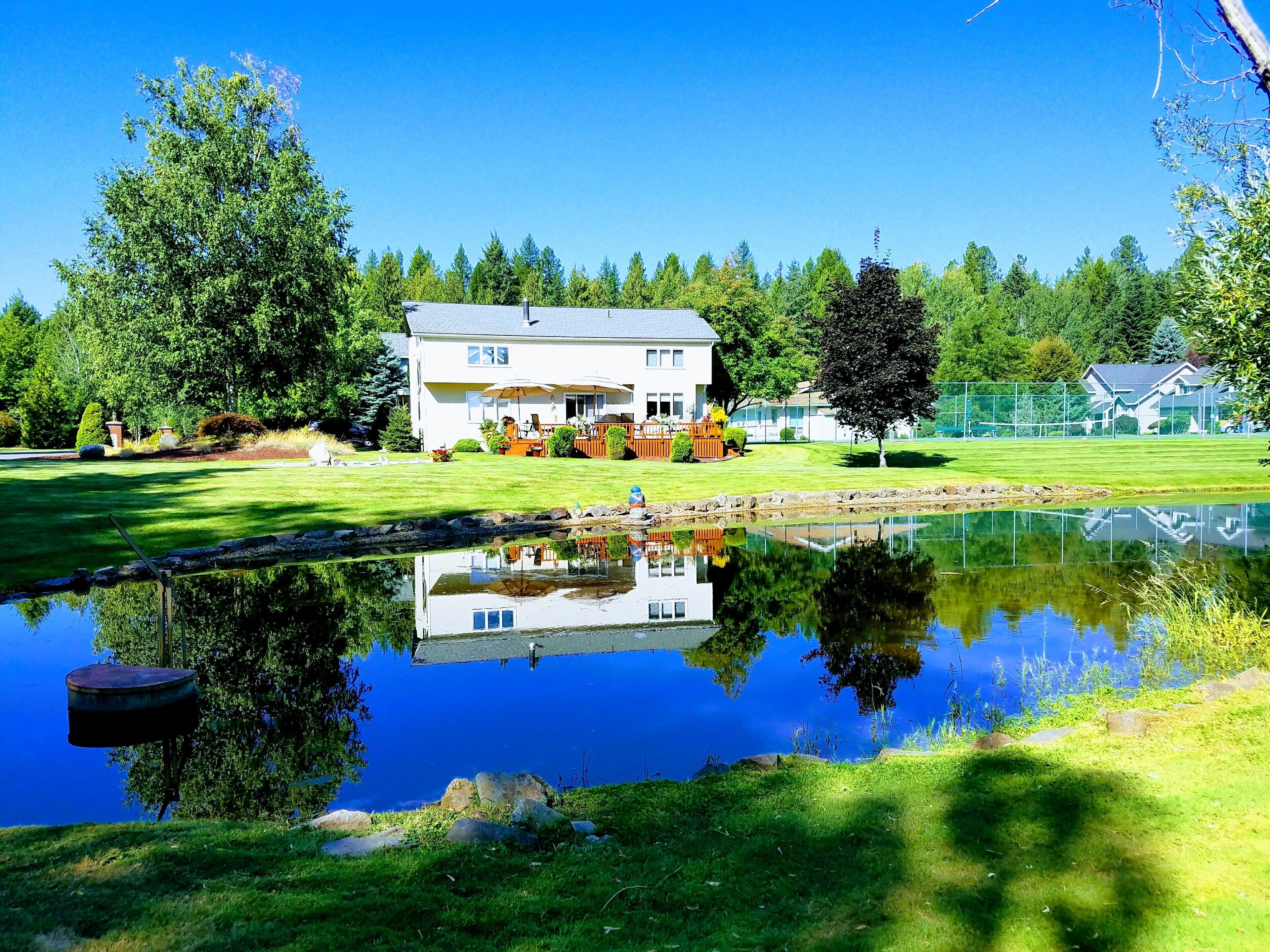 Westwood Luxurious Living ~ 1 Bedroom Apartment ~ Lovely!