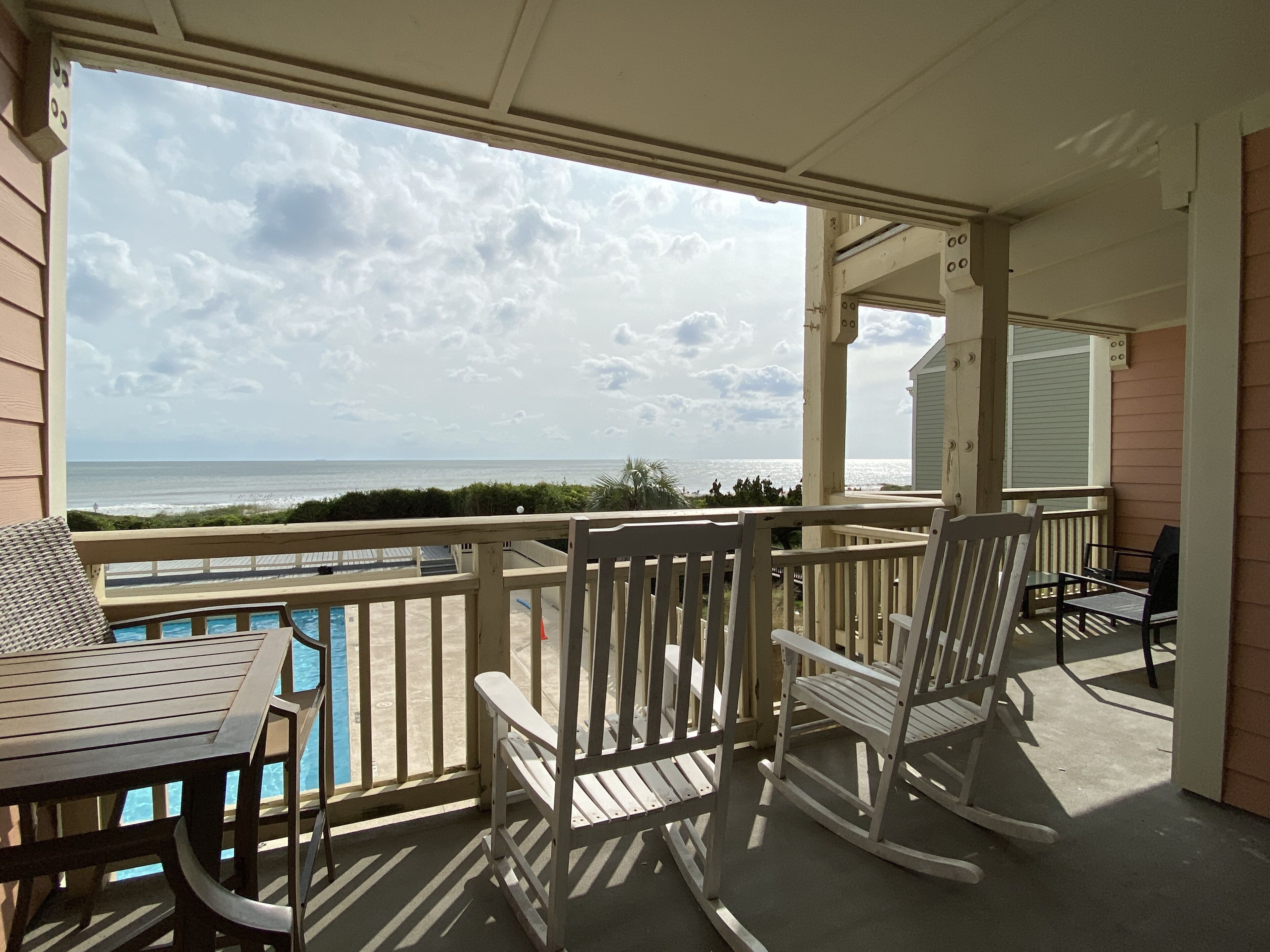 Bright and Beachy Oceanfront Condo - Linens included!