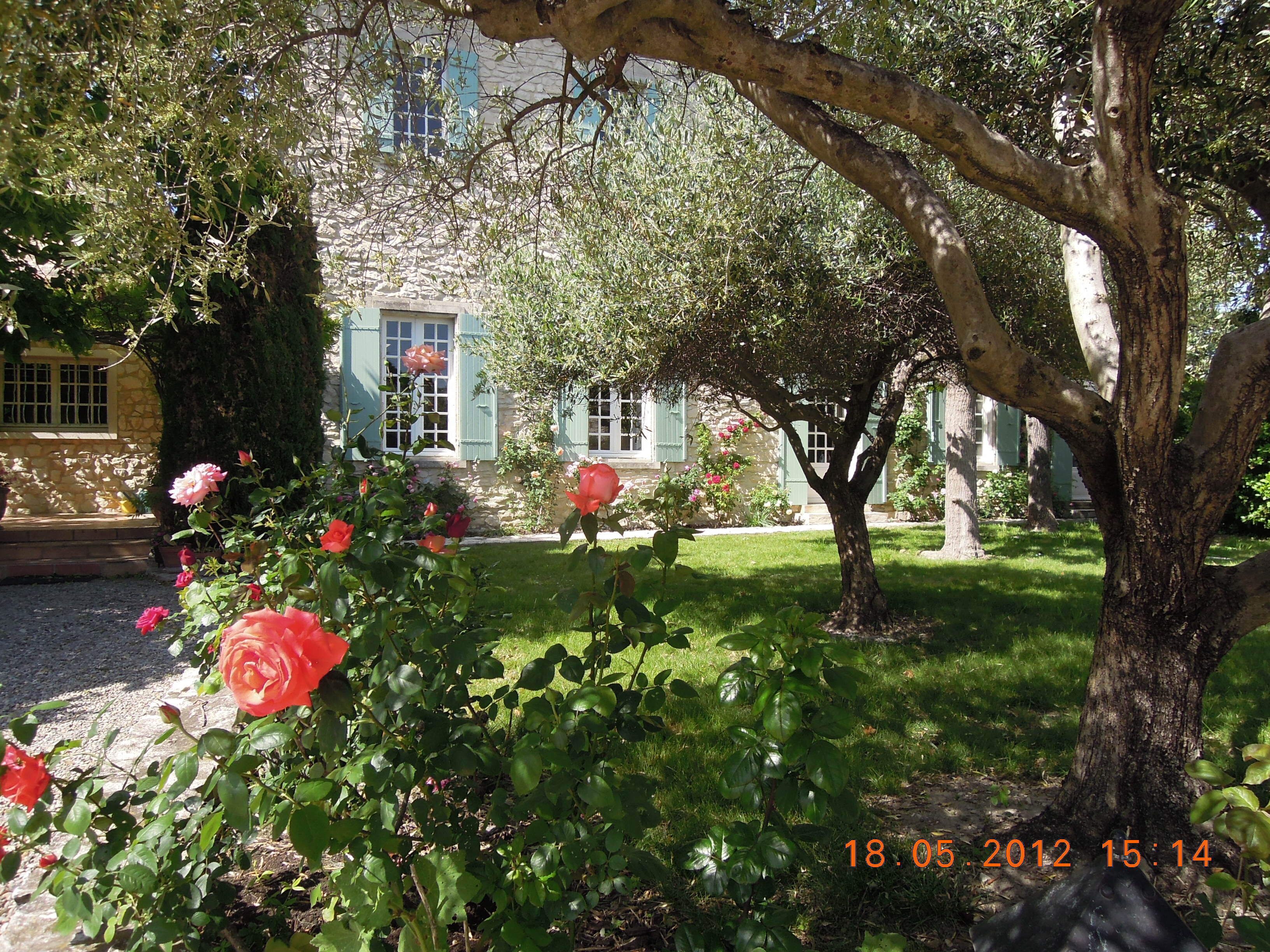 DUPLEX STUDIO IN TAVEL 'Entre Pierre et Vigne'