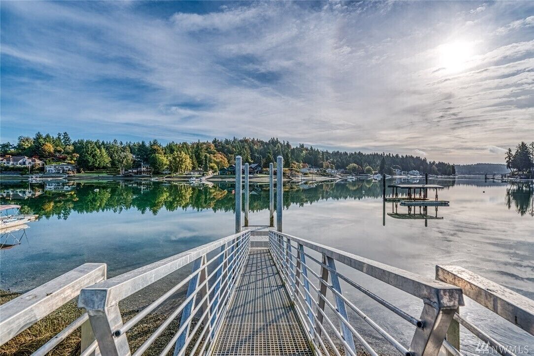 Stand-Alone Studio: Wollochet Bay waterfront access