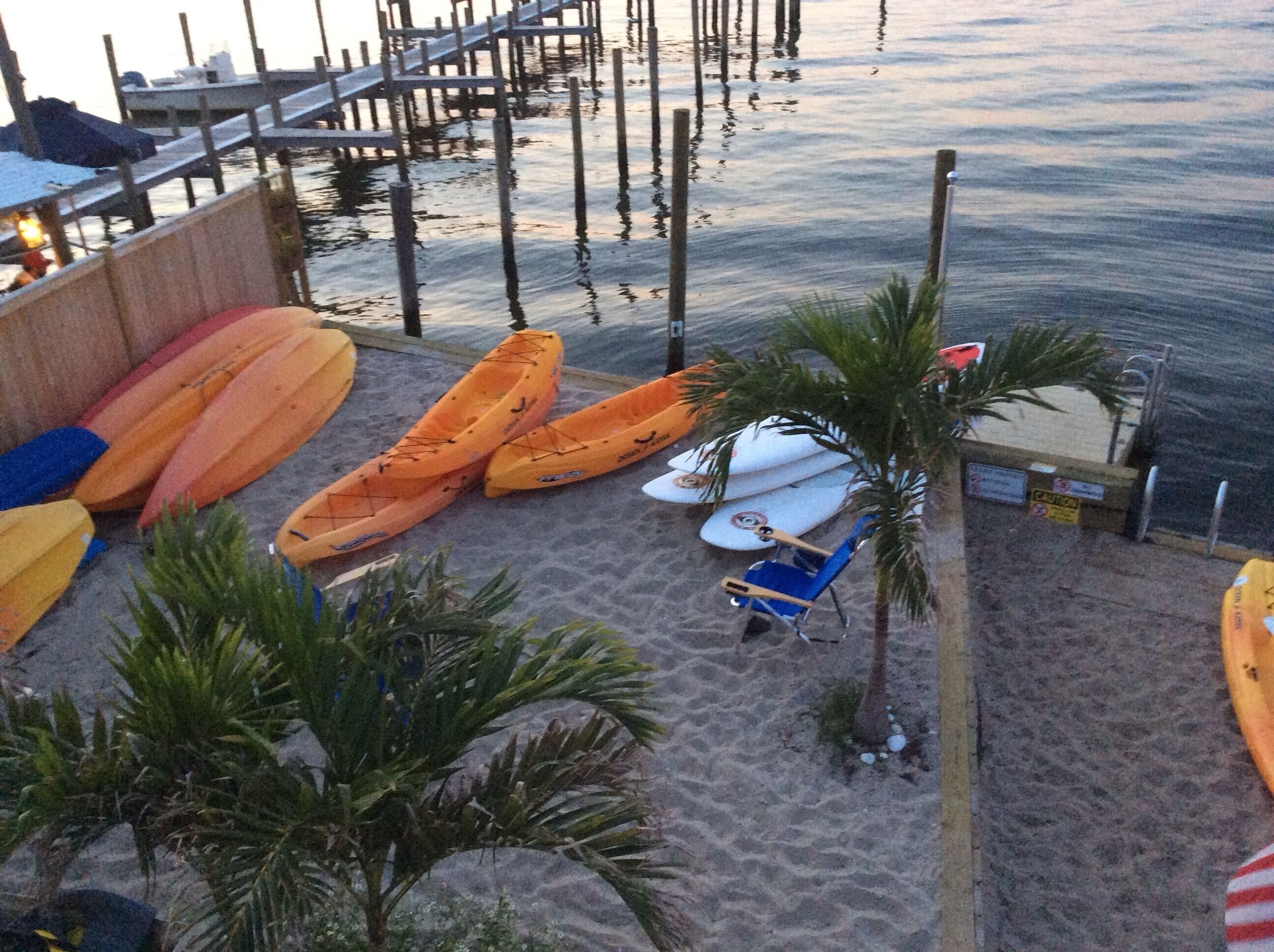 Beautiful large 2 Bedroom Bayfront Apartment. Awesome bay views!
