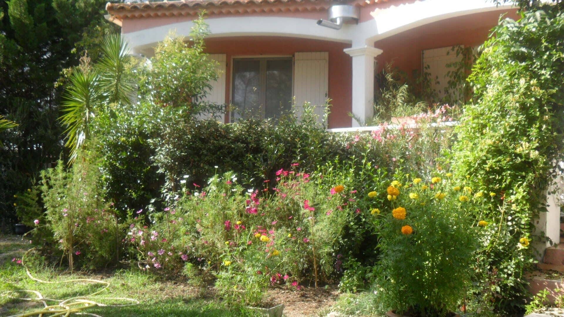 Beautiful setting, conducive to calm, in a hamlet in Camargue