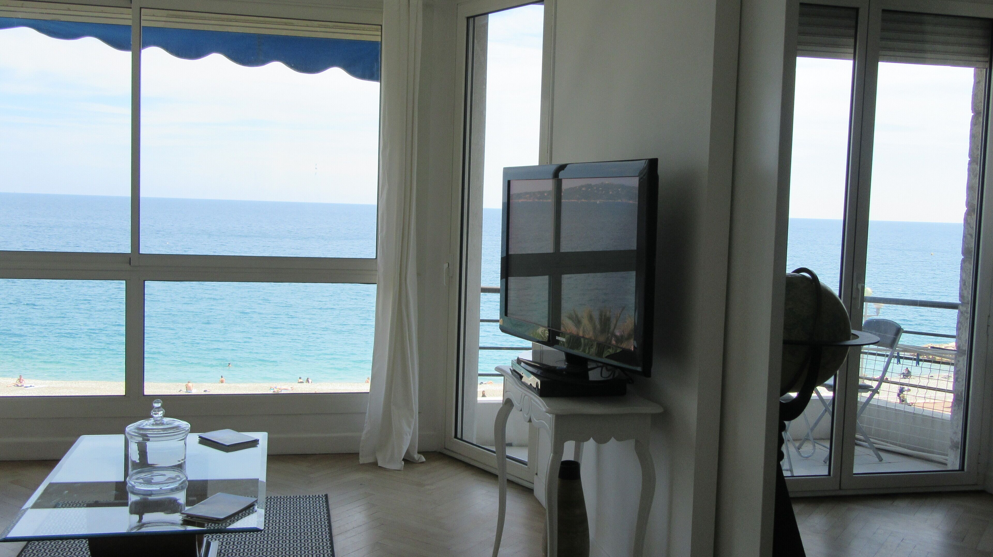 Beautiful apartment on the Promenade des Anglais with sea view