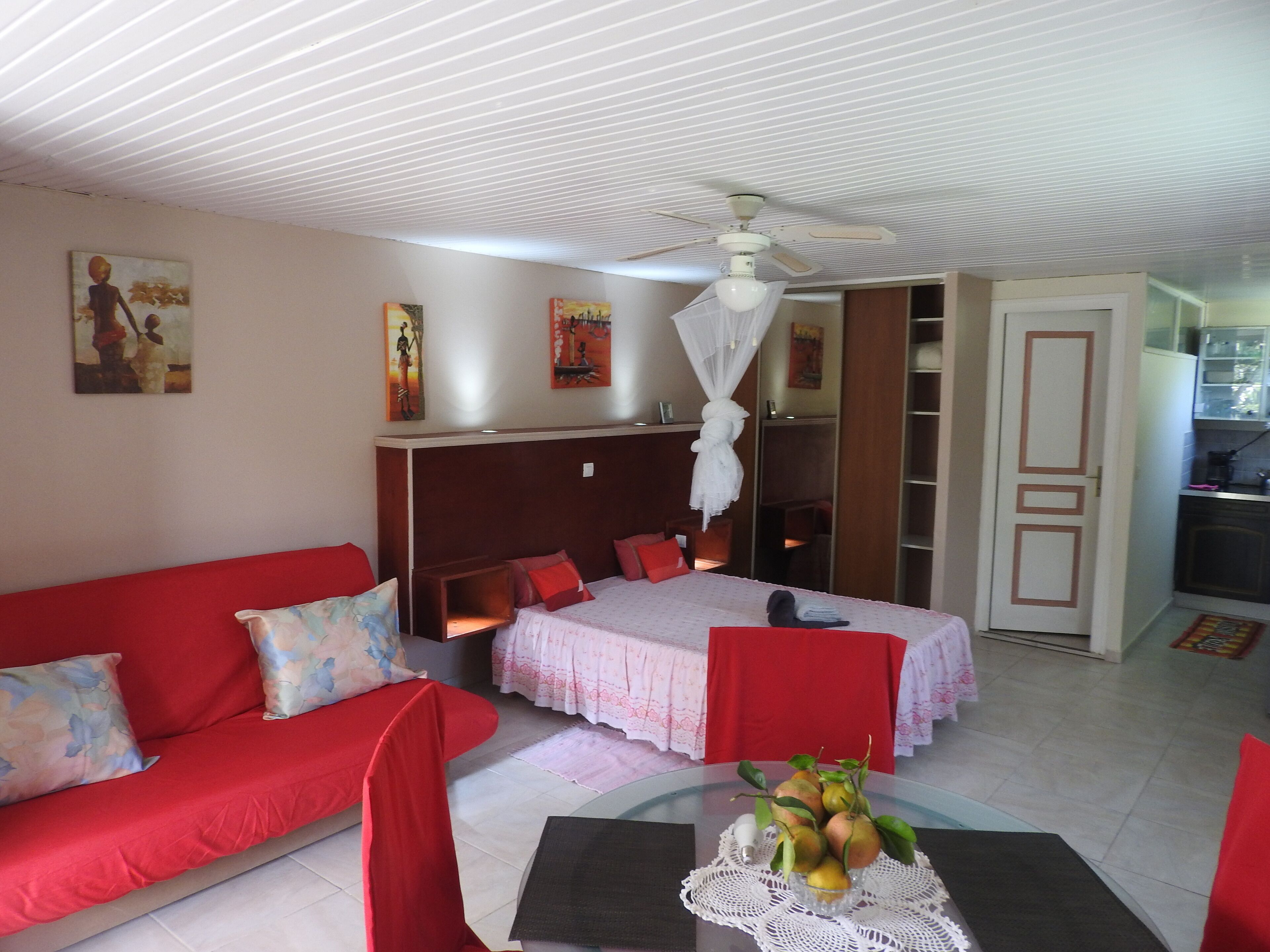                     studio dans bas de villa