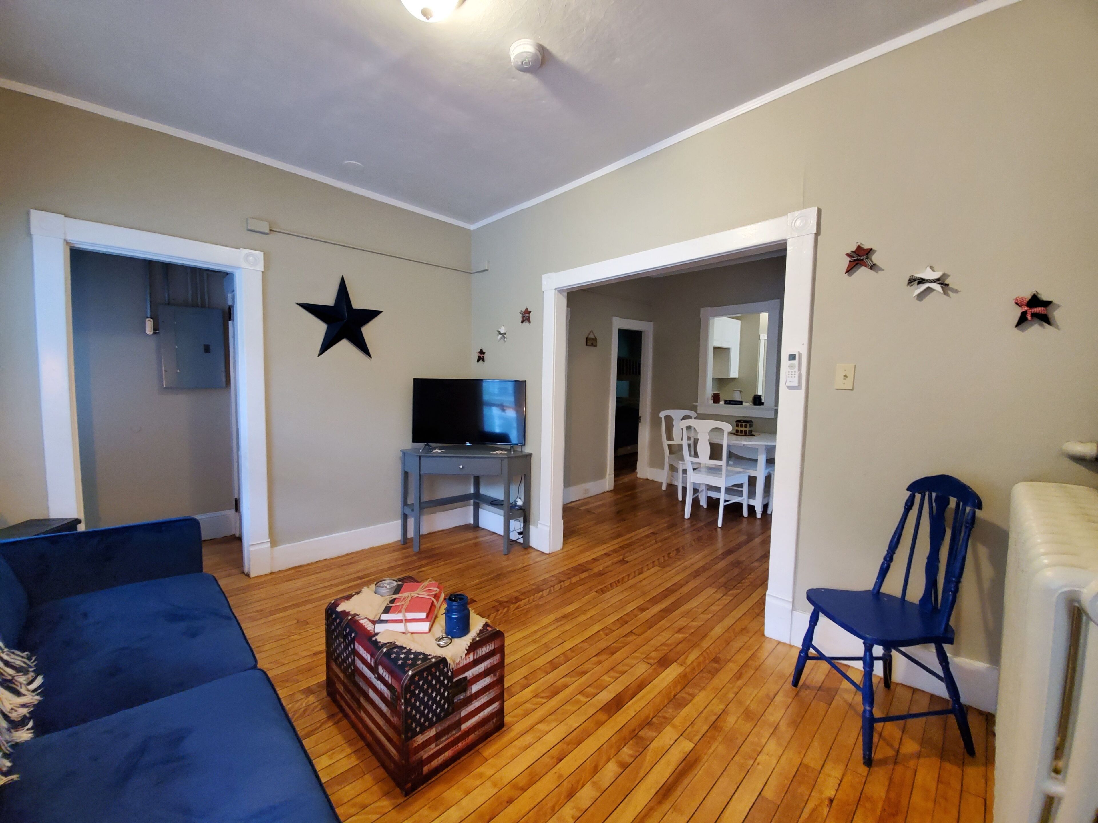 Corner Guest Home on 6 Acres along Connecticut River