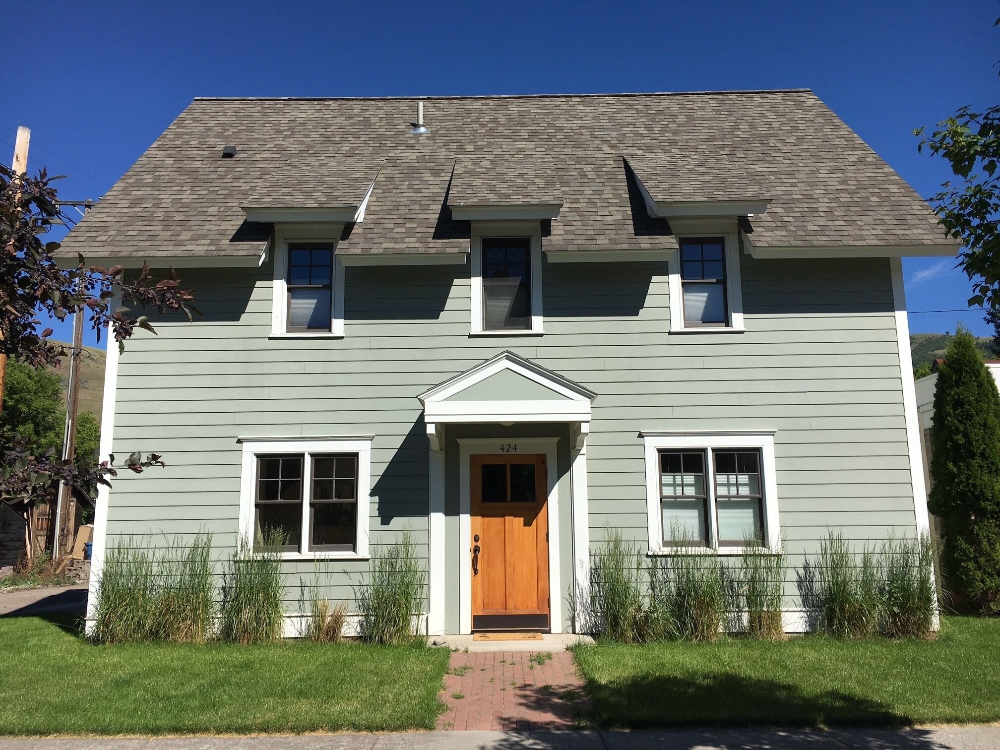 Cute Downtown Apartment, Walk to University, Shops & More!