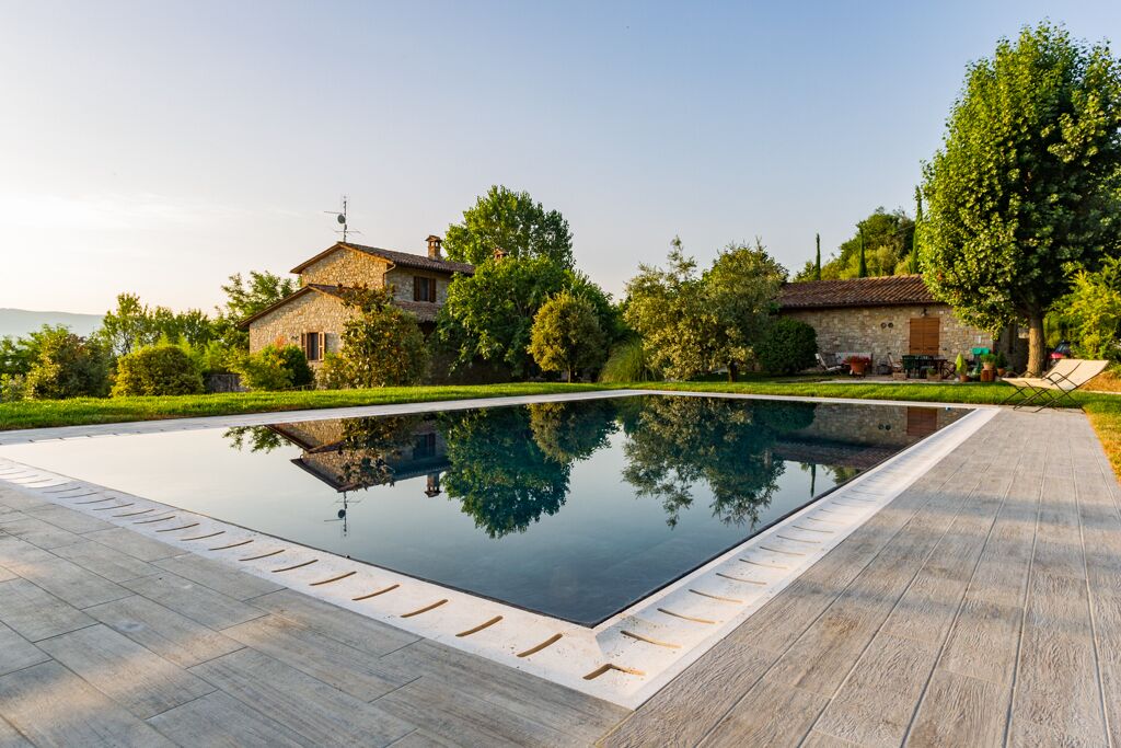 Apartment in villa with pool at walking distance from Todi center