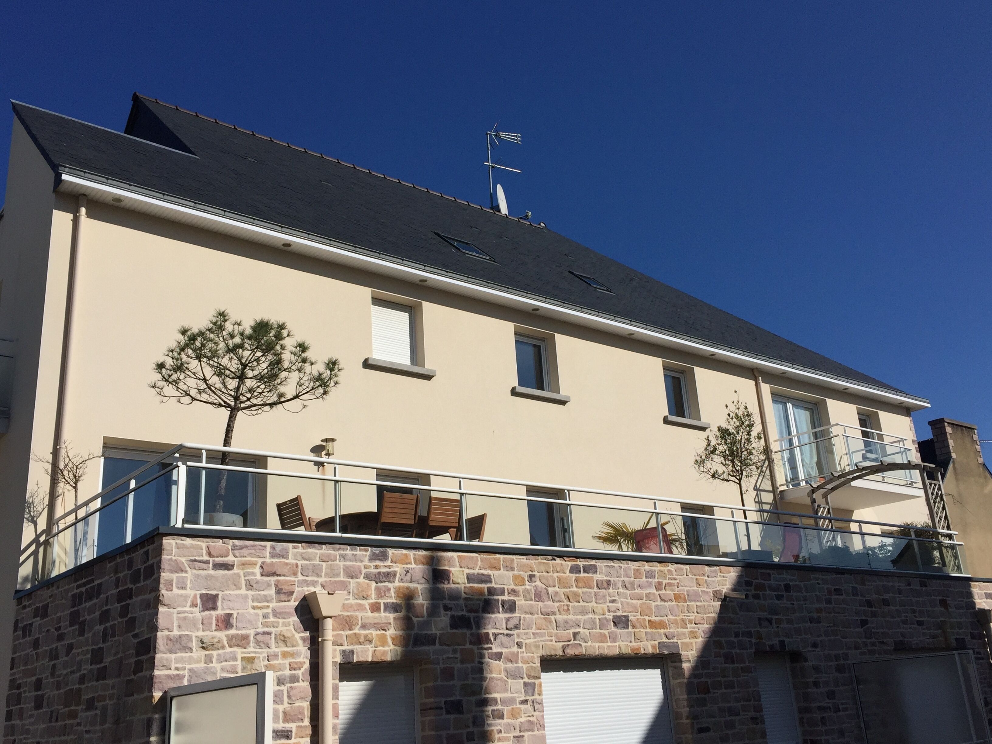 Erquy, beautiful apartment, large south terrace, 200m from the beach and shops