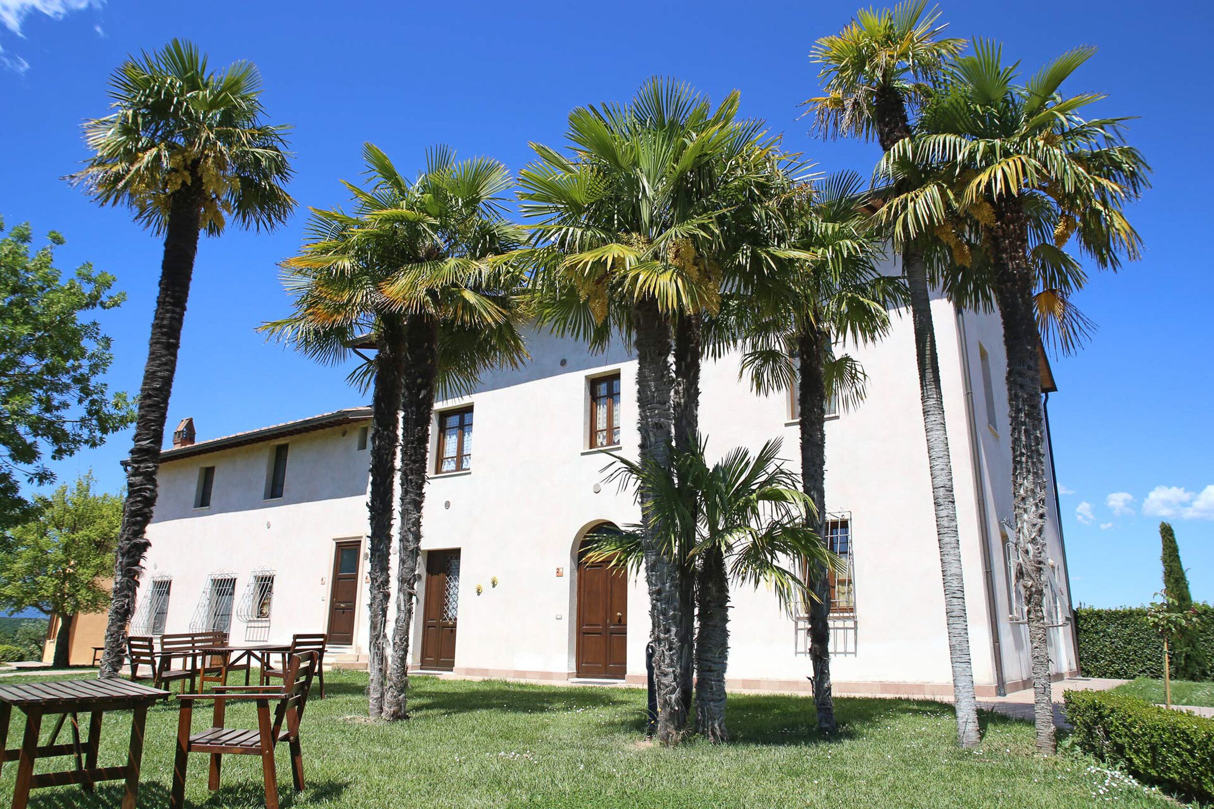 Apartment Perfect for Couples In Holiday Home With Pool, Park, Wi-Fi & Hammocks!