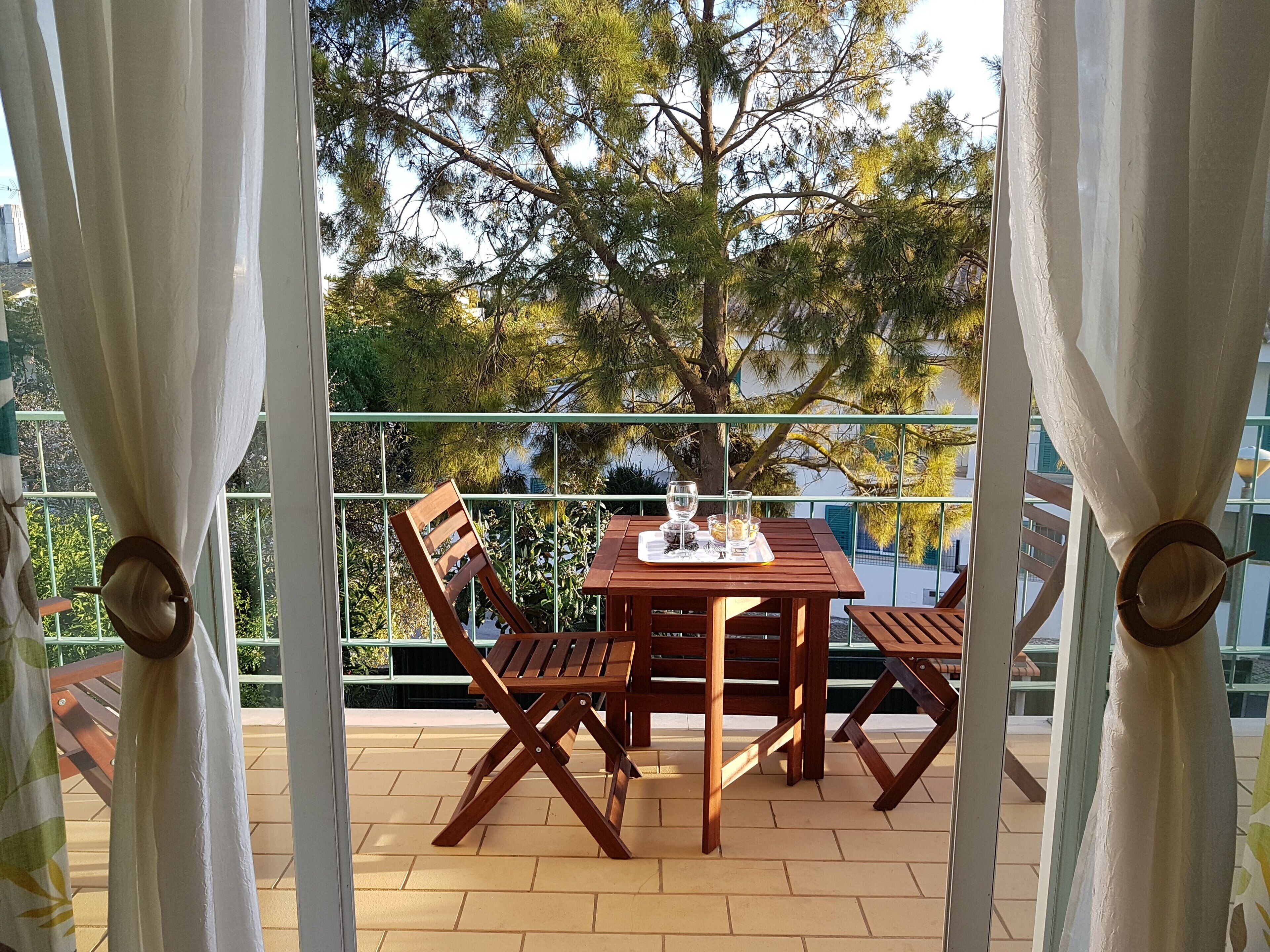 Sunny apartment located in the village of Ferragudo and near the beaches