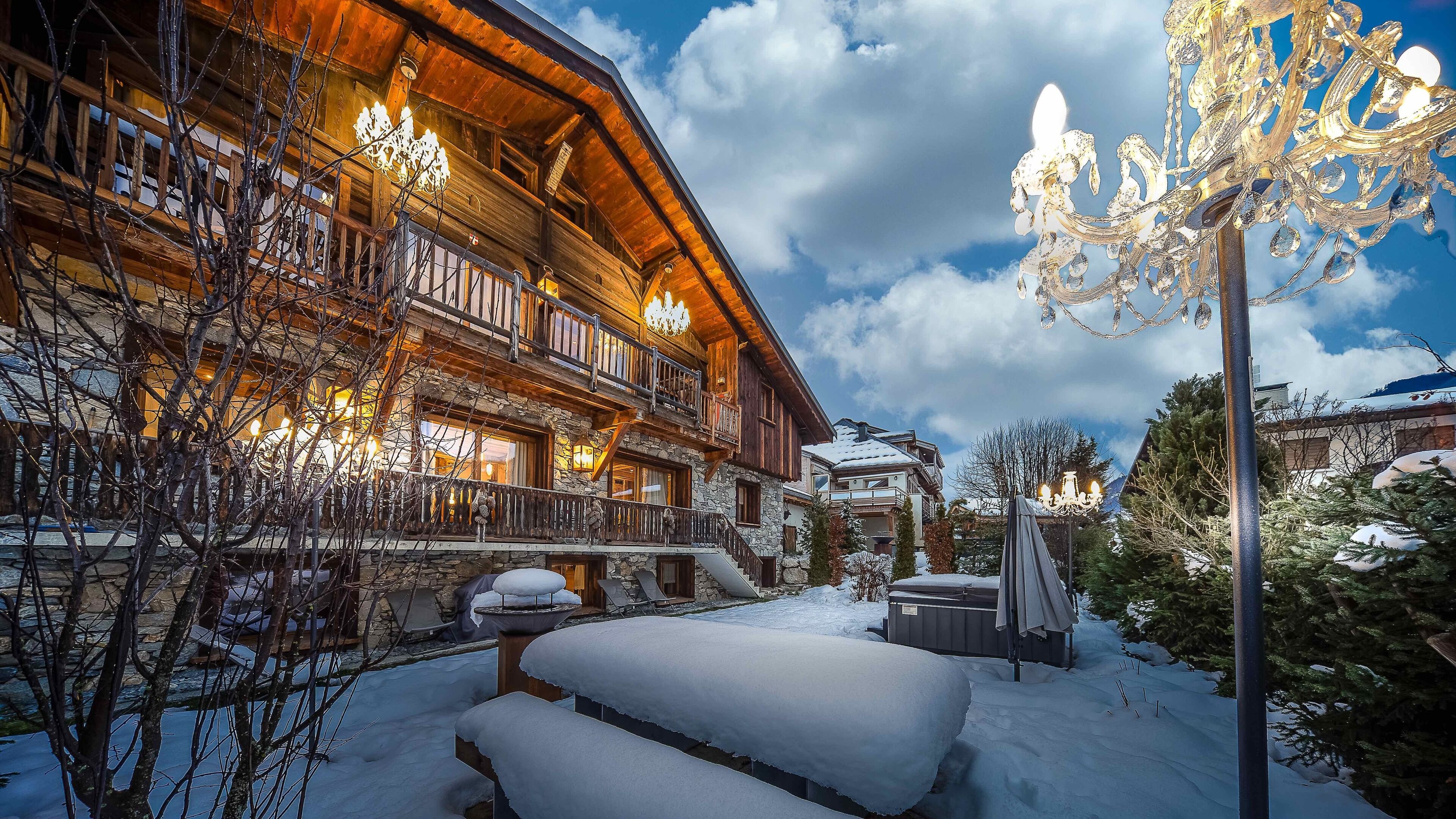  upscale apartment for 14 people with fireplace, sauna and Spa