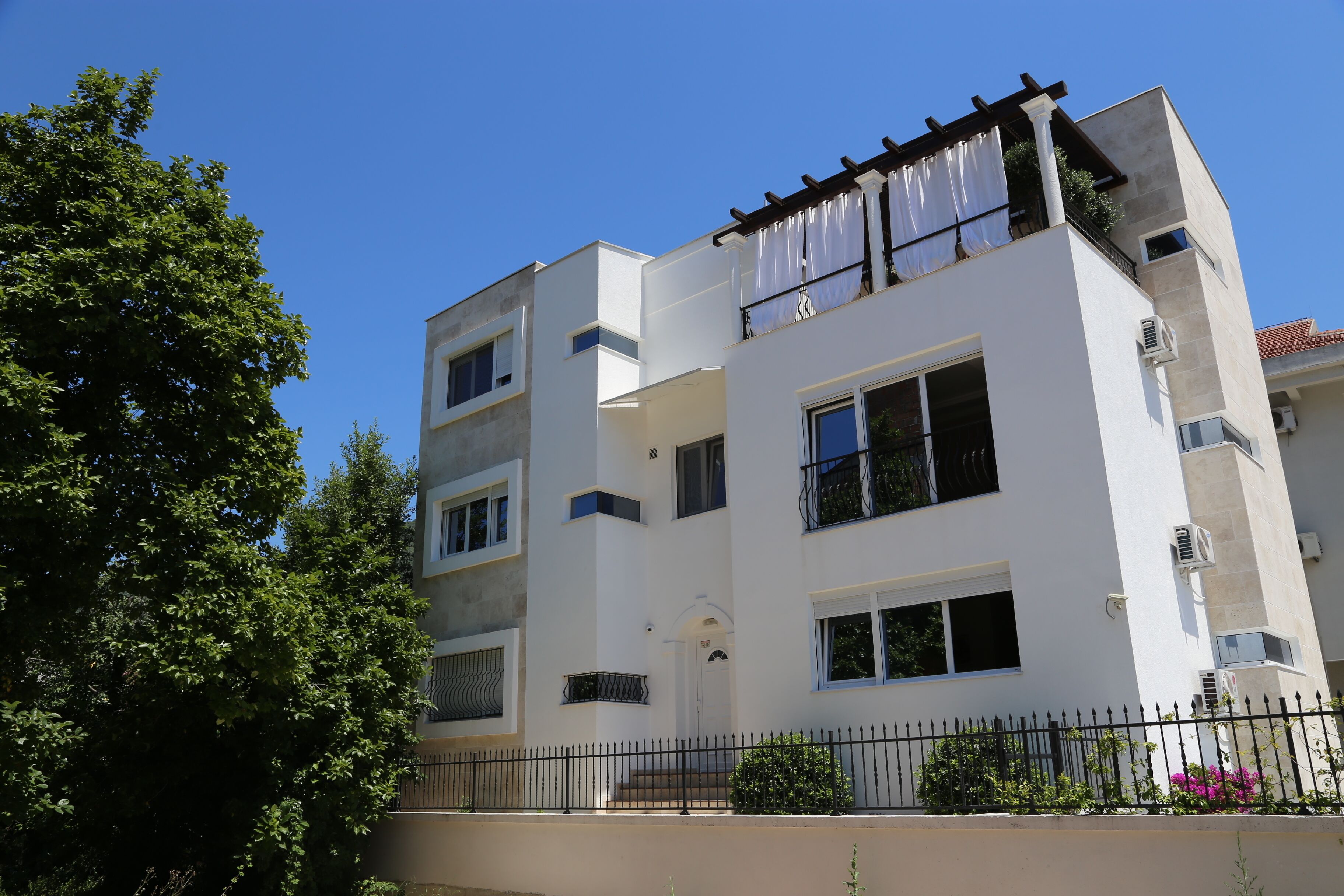 New modern 1 Bed apartment M in Tivat old harbour very near Porto Montenegro