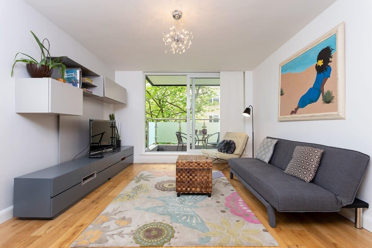 Lovely 1 Bedroom Apartment with Balcony in Putney