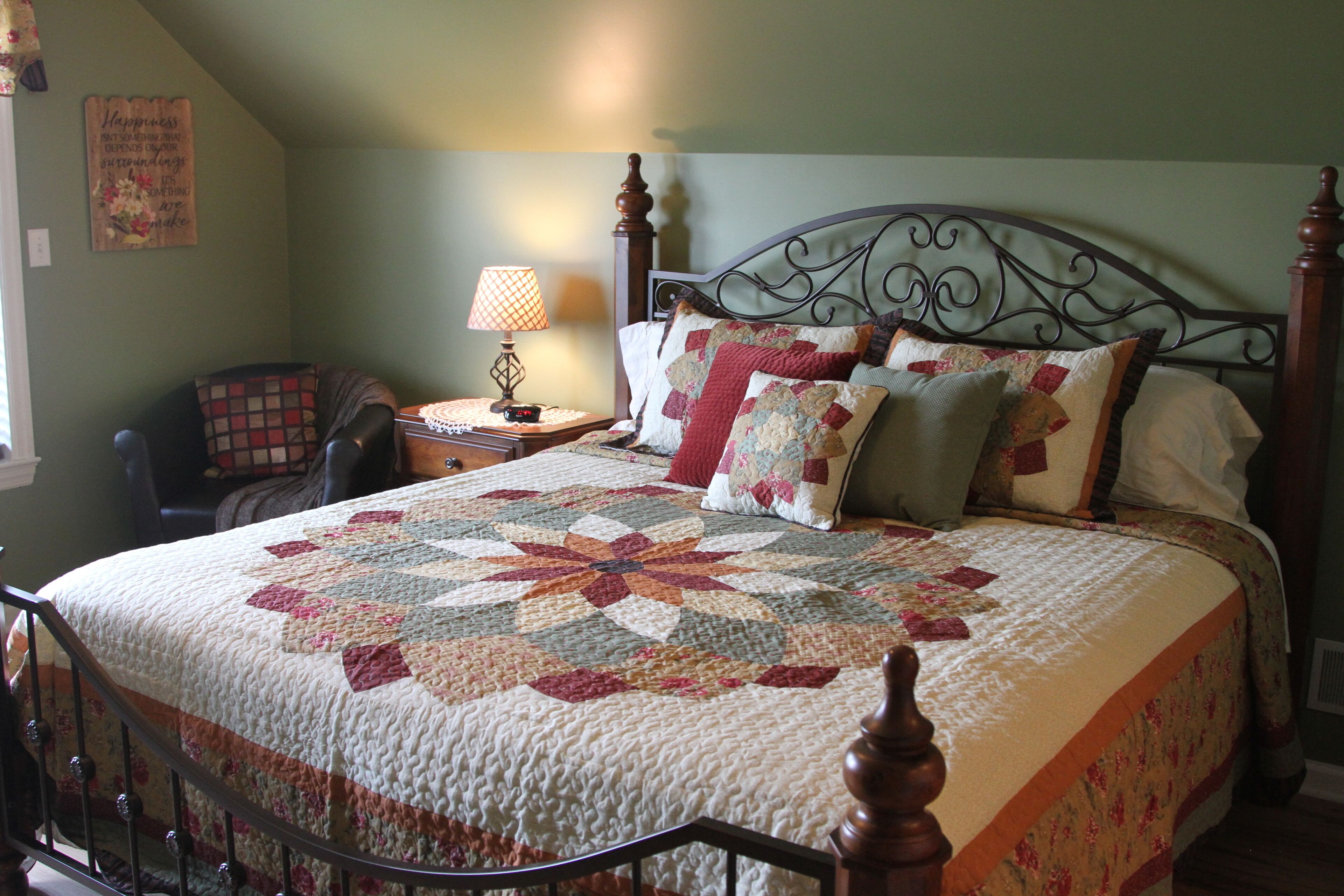 Martha's Guest Suite: Less than 3 miles from Sight and Sound Theater. 