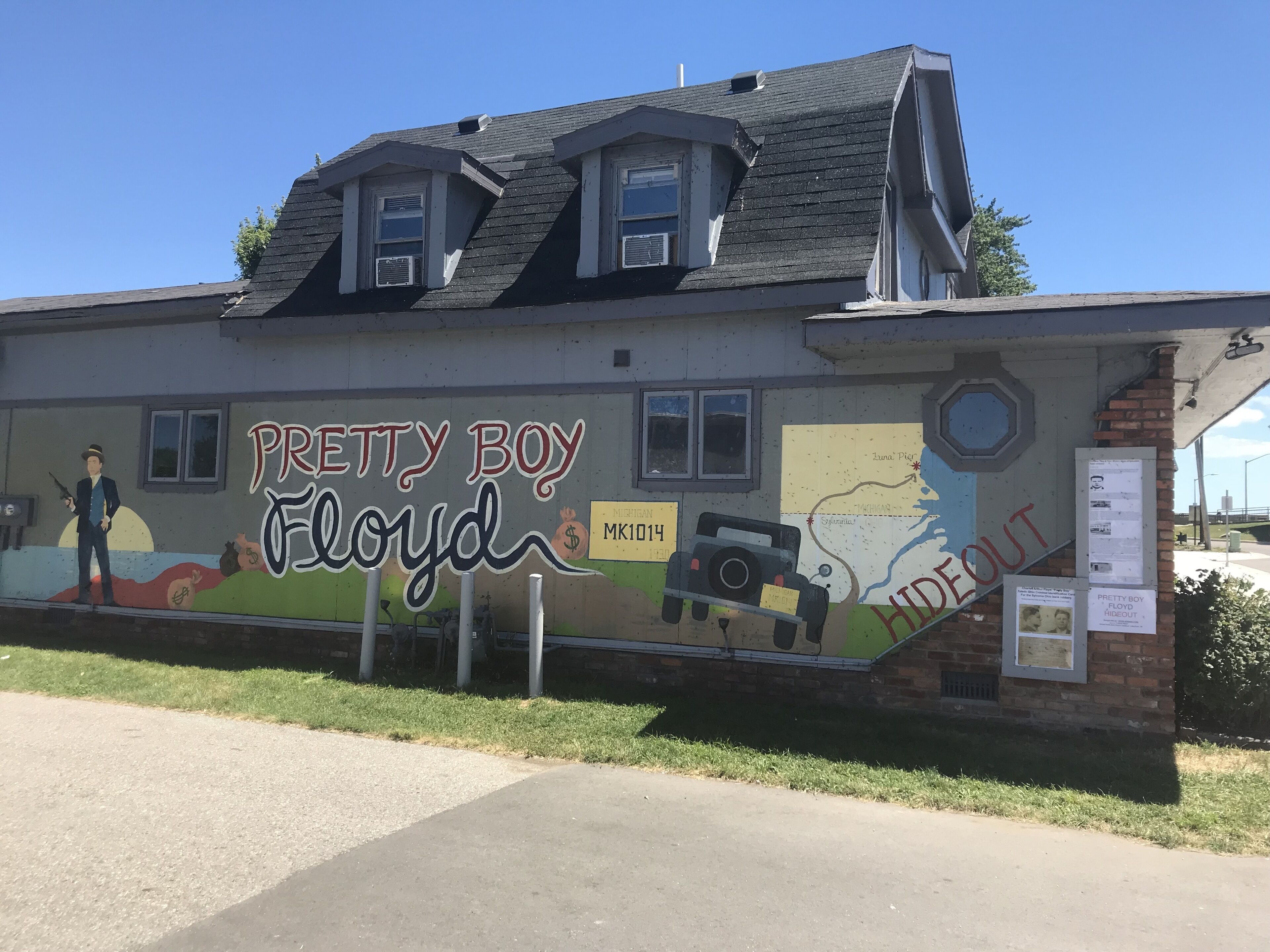 Actual Pretty Boy Floyd's Hideout - Luna Pier, MI-Lake Erie-New renovated & list