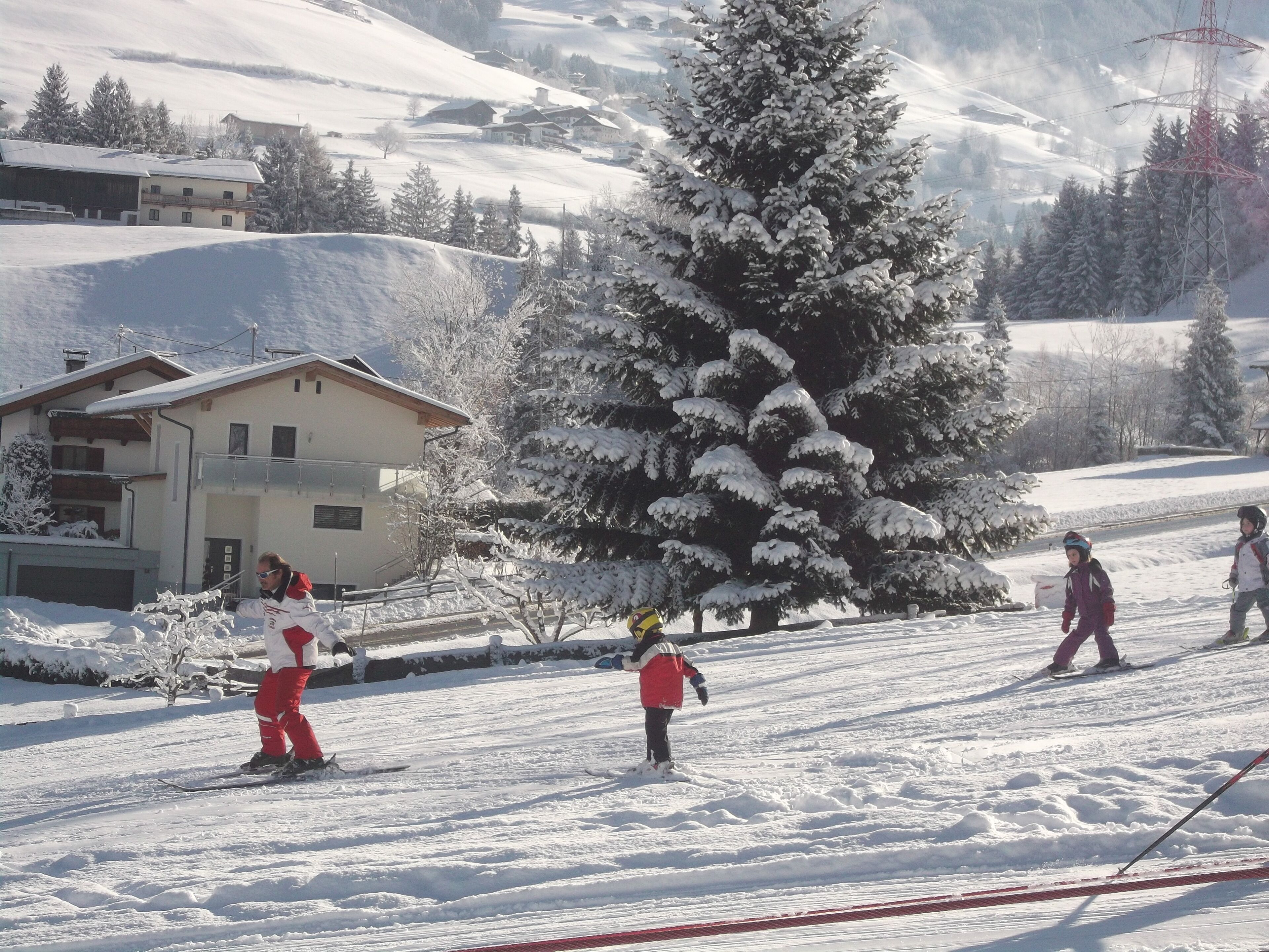 Free ski lessons for children from 4 years, wonderful view, right next to the ski slope