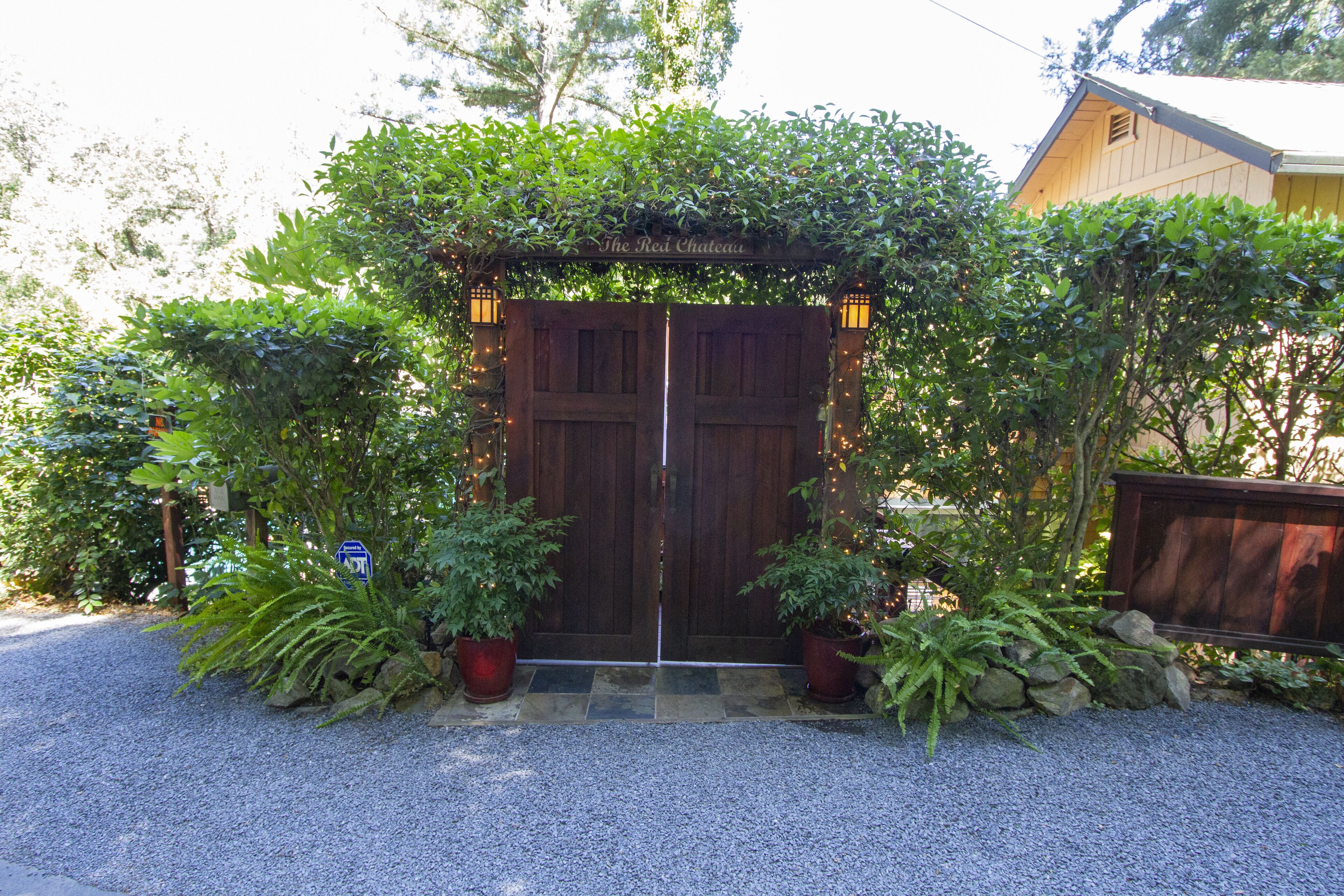 The Attic At The Red Chateau - Russian River Wine Valley