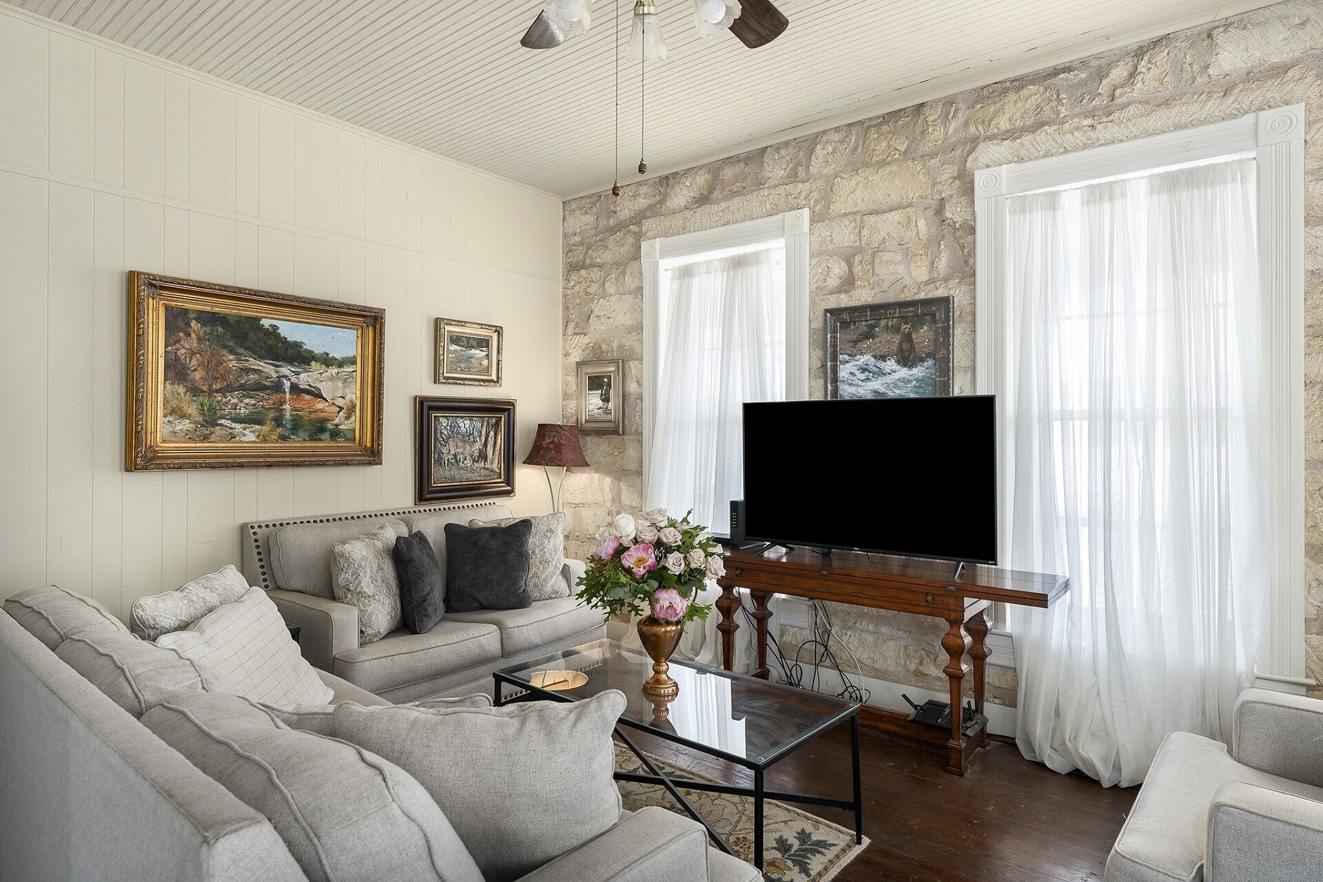 Balcony Suite | On Main St. | Pet-friendly