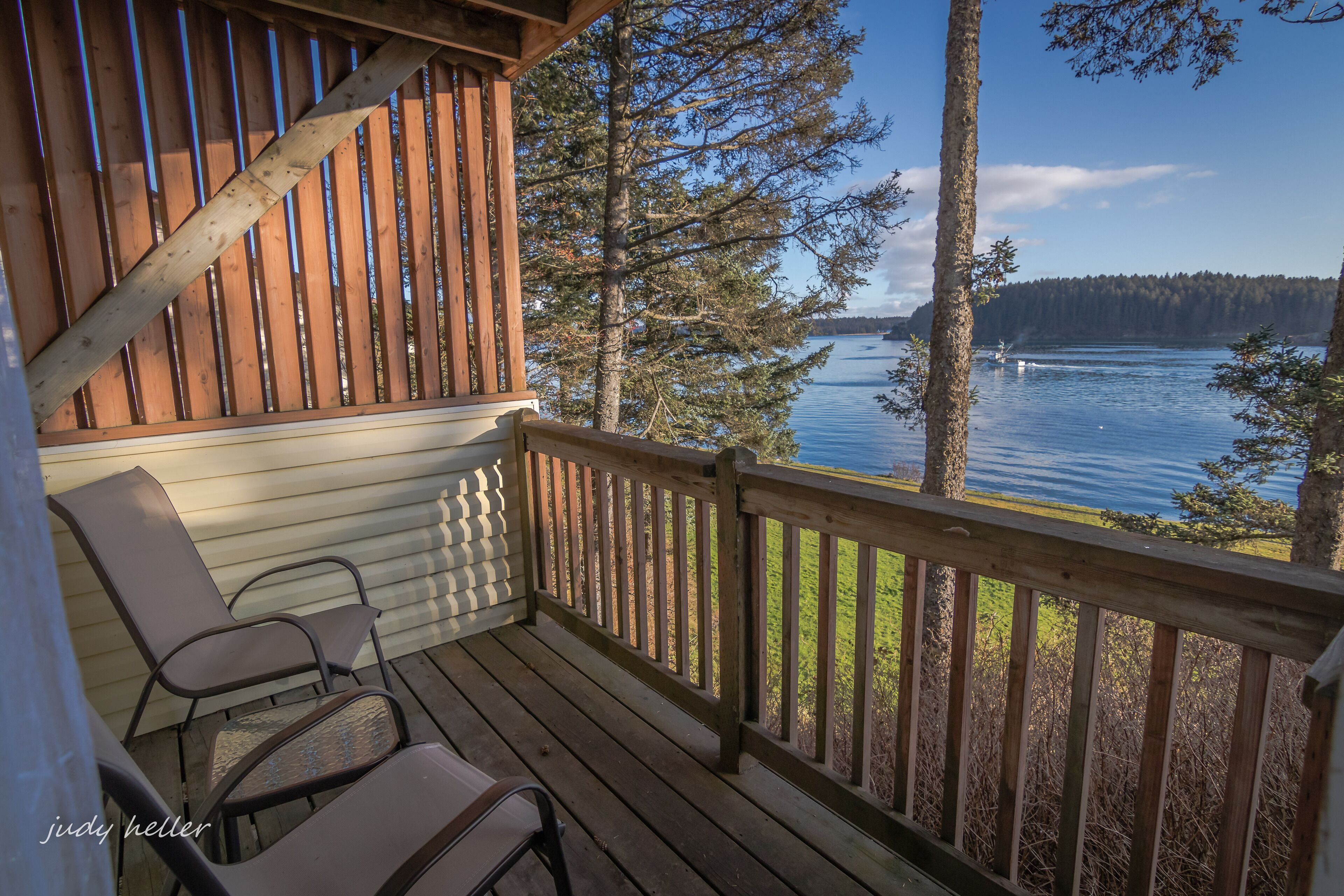 Kodiak Awesome View Vacation Rentals: The  Captains Quarters