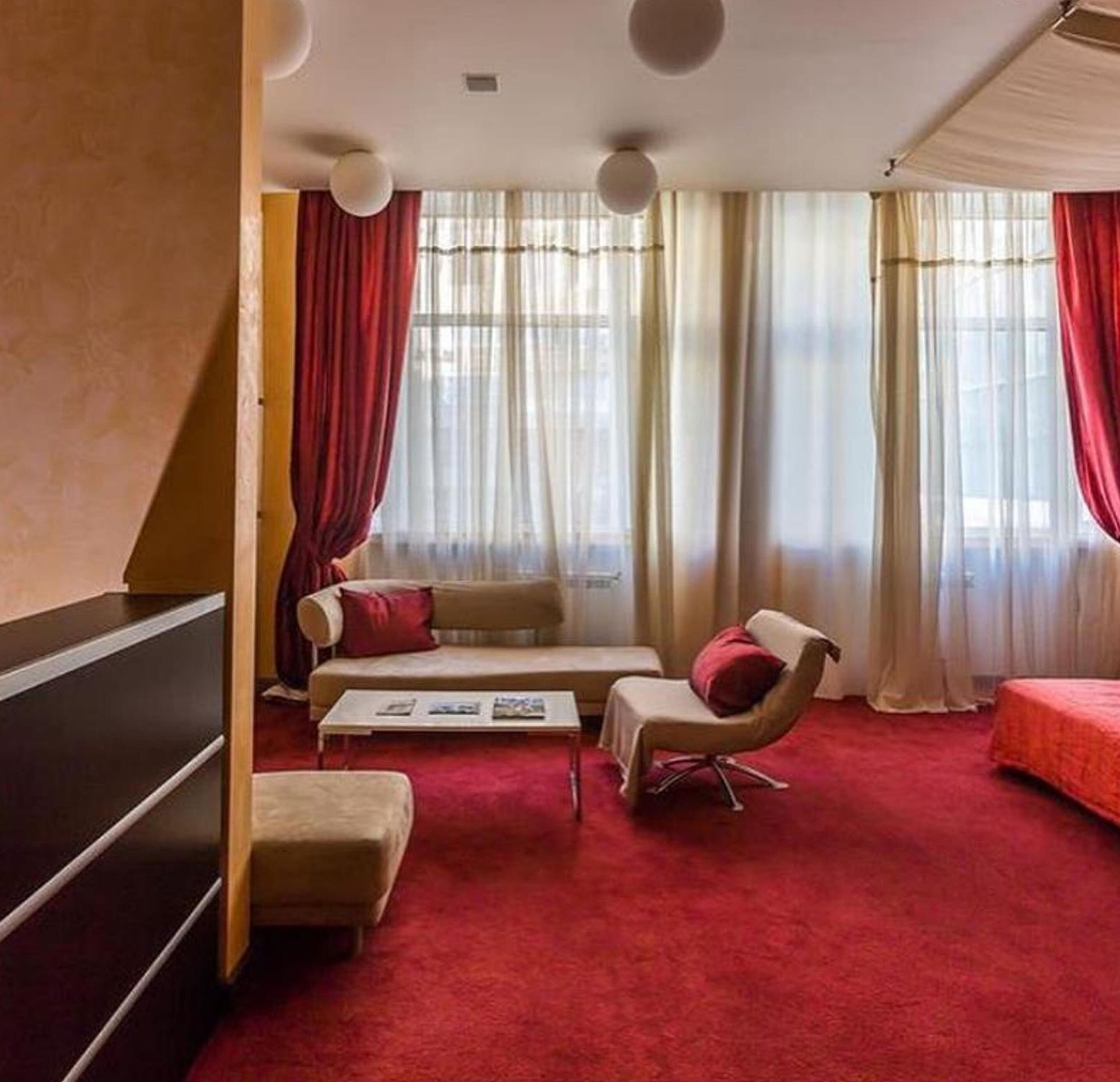Bulvar Inn Hotel