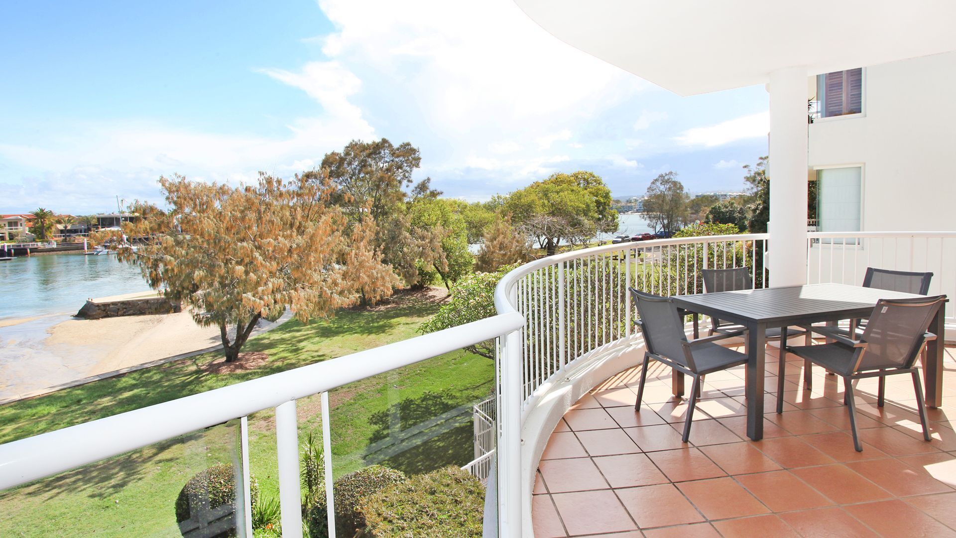 Pago Pago 4 - Spacious 2 Bedroom Apartment on Mooloolaba Spit