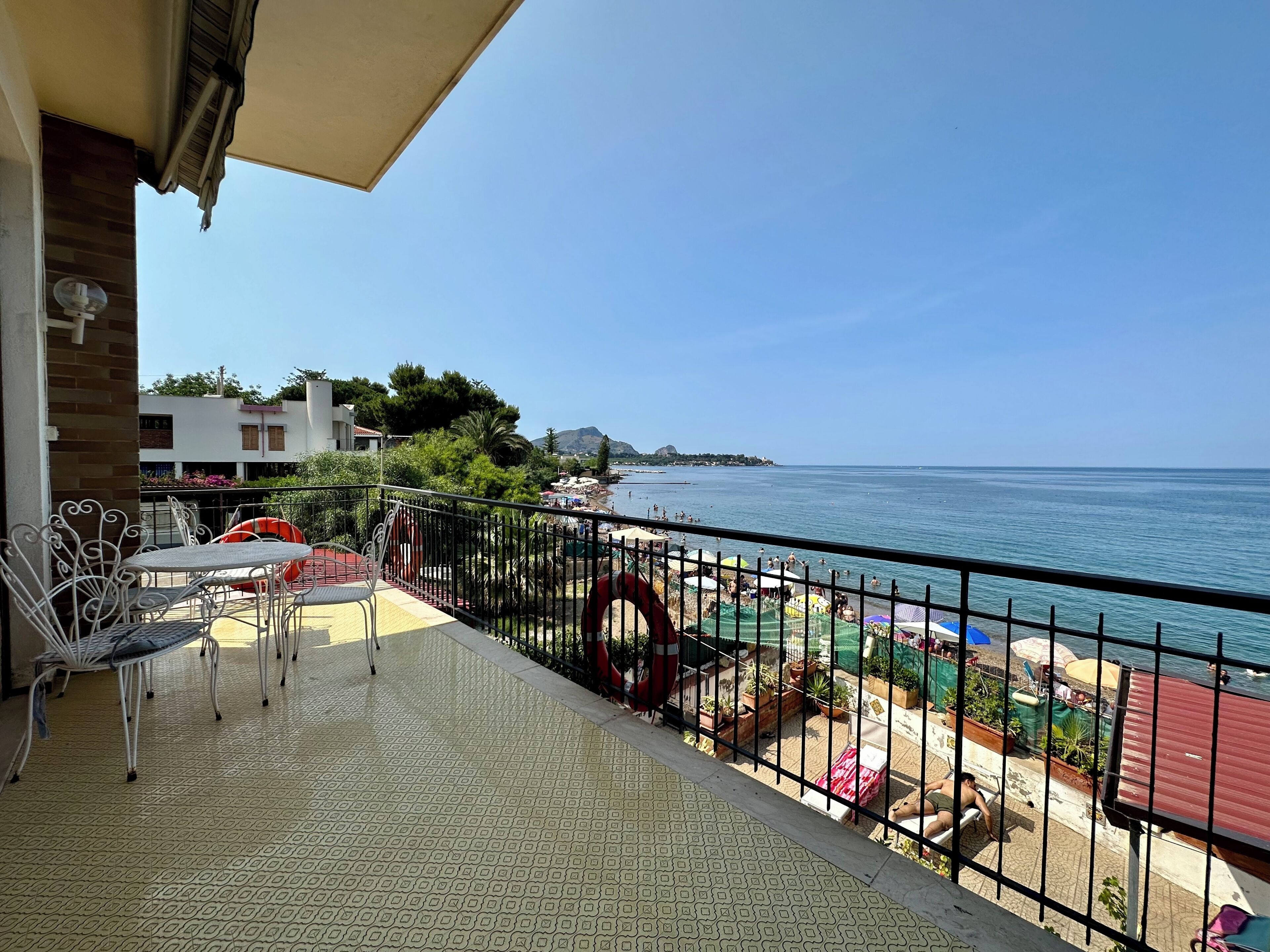 Seaside apartment 🌊