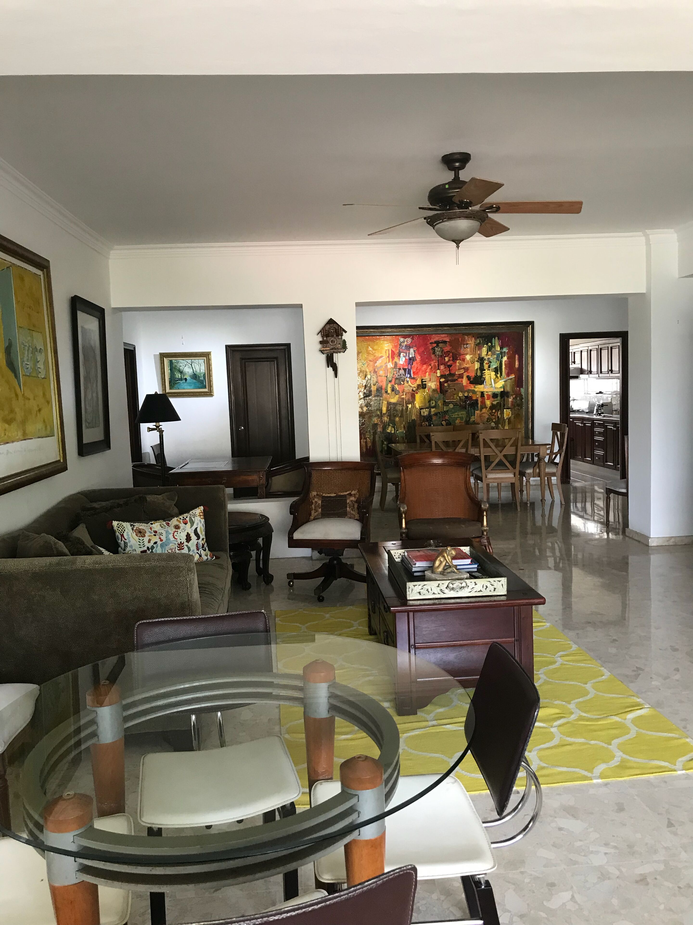 Entire & Exclusive Comfortable Prime Location Art apartment. An Oasis in The City