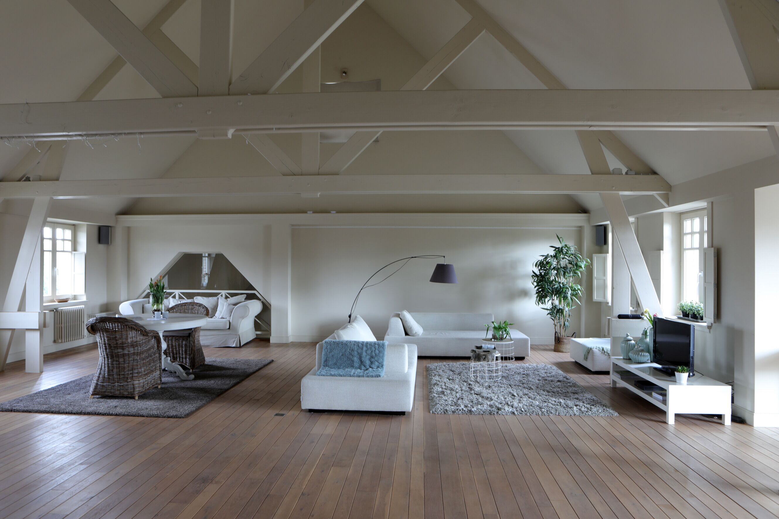 We have a beautiful loft available of 120m<br>Box spring, cozy lounge 