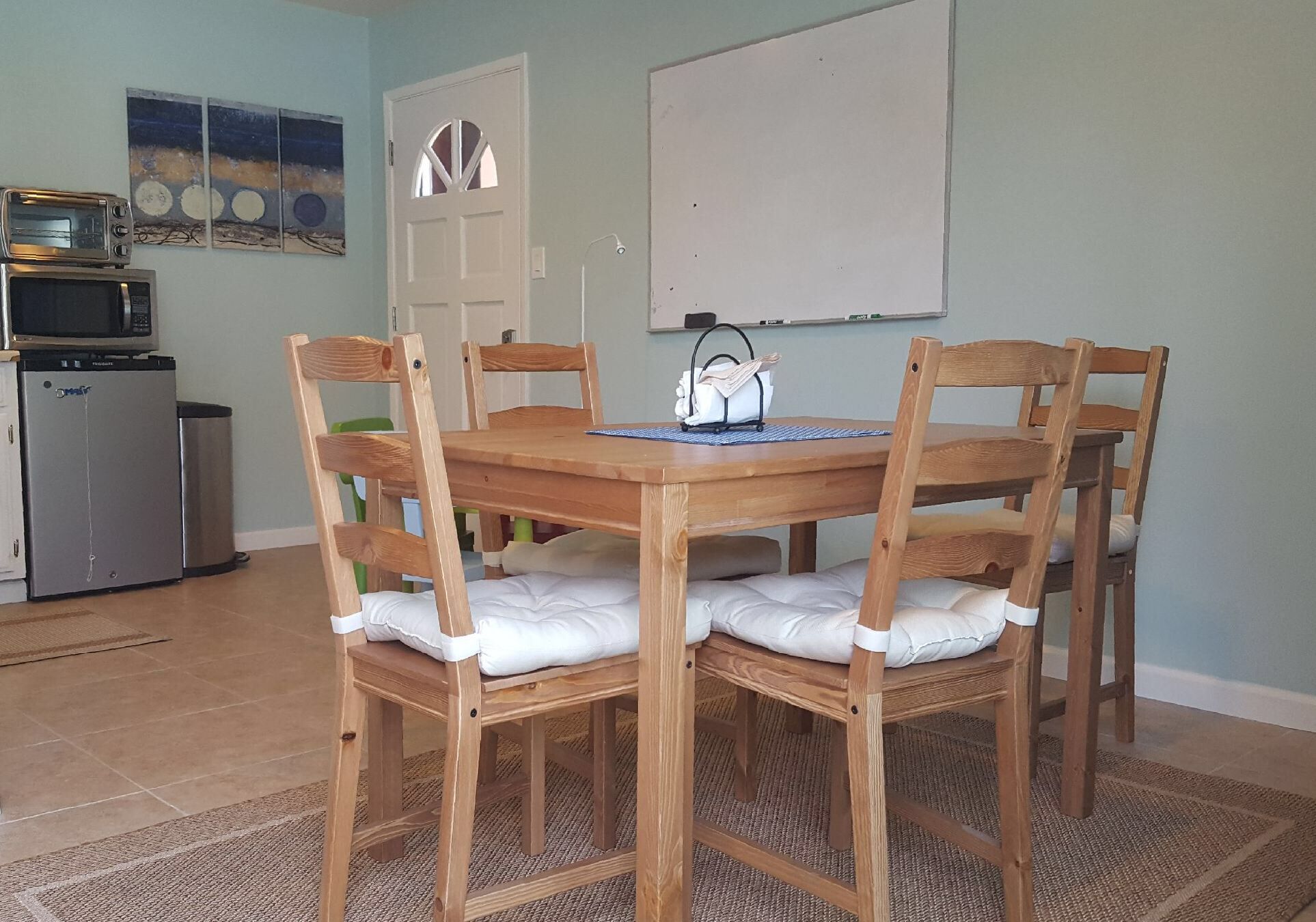 ***** COMFORTABLE, QUIET AND PRIVATE GUEST HOUSE   ***