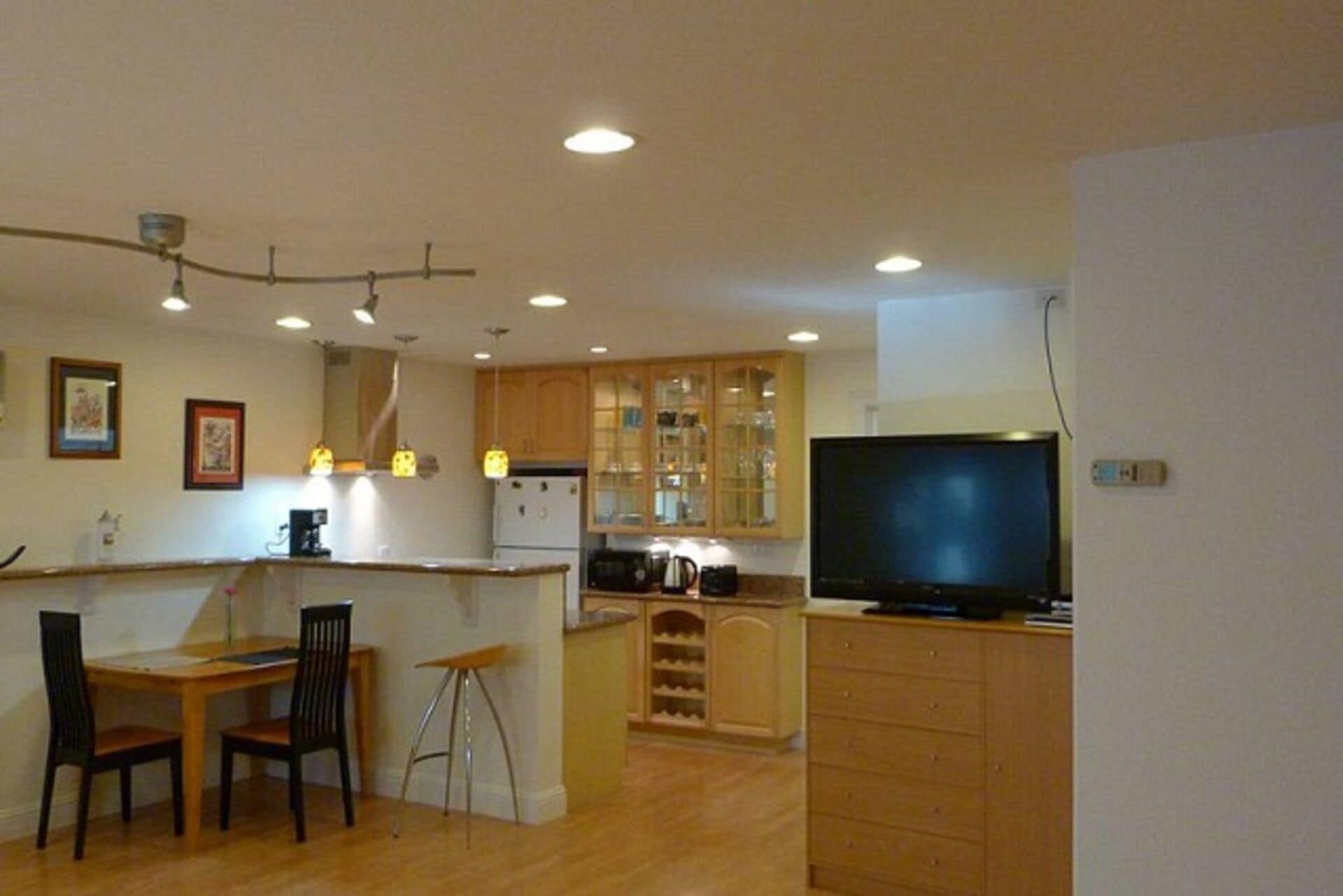 Private nicely decorated studio