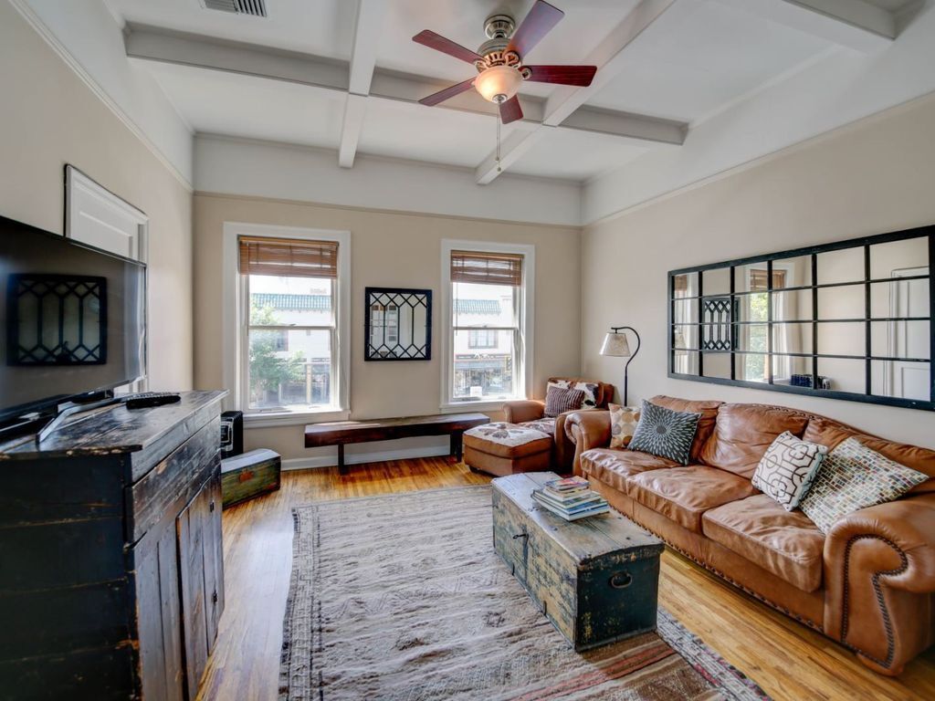 30-Day Rental - Historic flat w/great location & vintage features - Montana on Main Street!