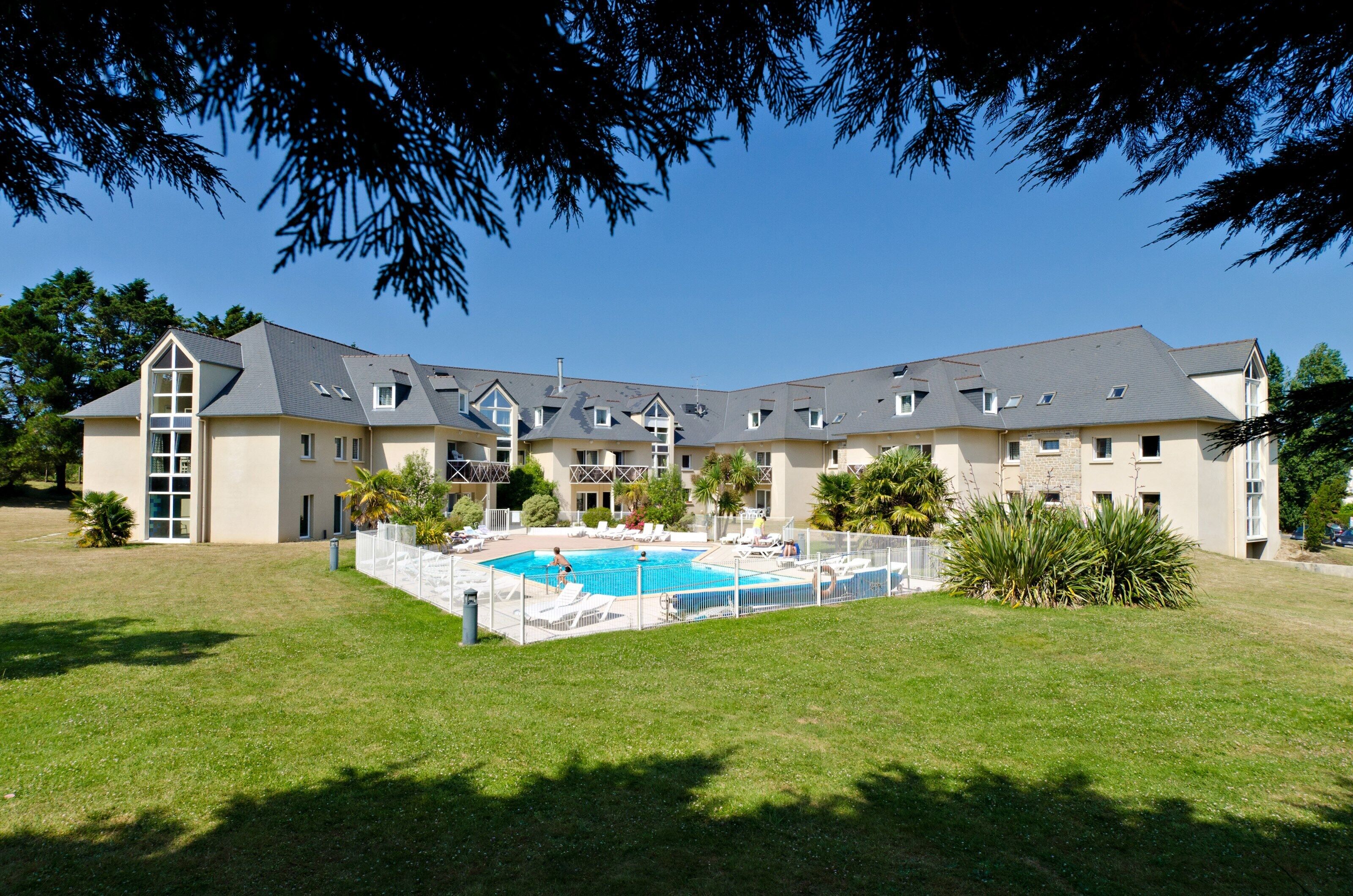 Walk to the Beach! Bright Saint-Briac Retreat