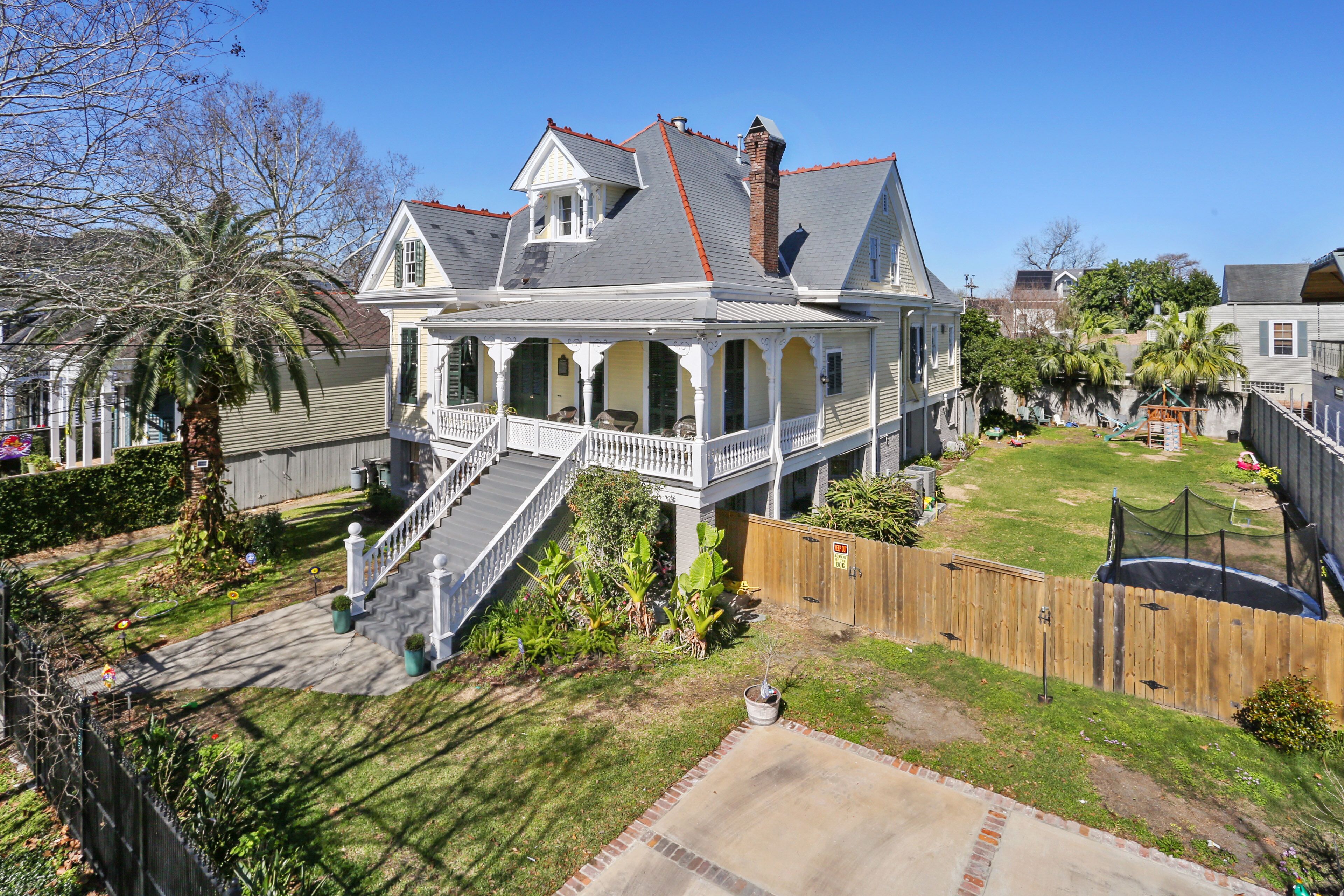 3 blocks  Mardi Gras Gated Uptown 3BR/4 Full/PrivateBA 1 block to Magazine St