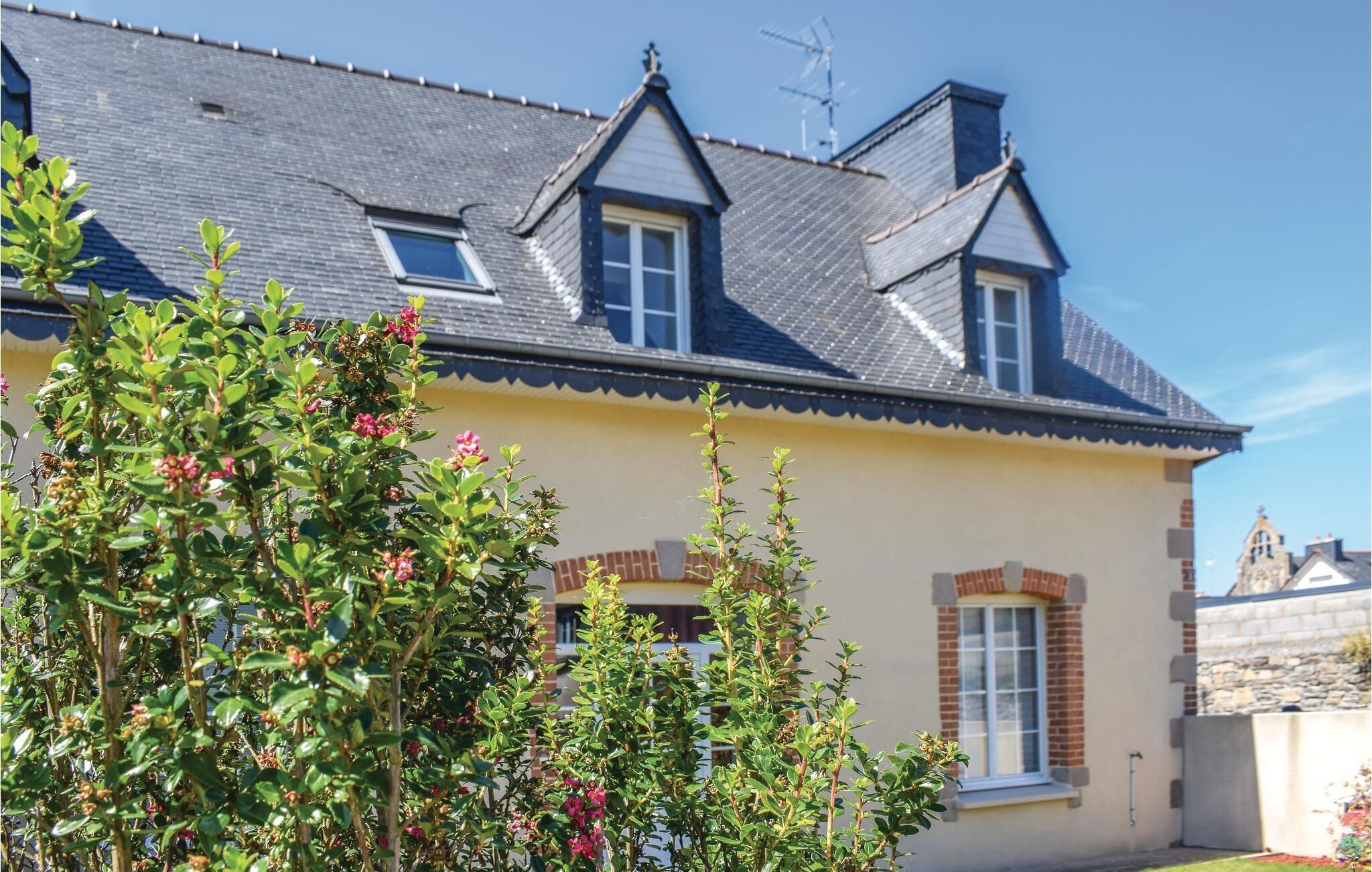 2 bedroom accommodation in Treguier