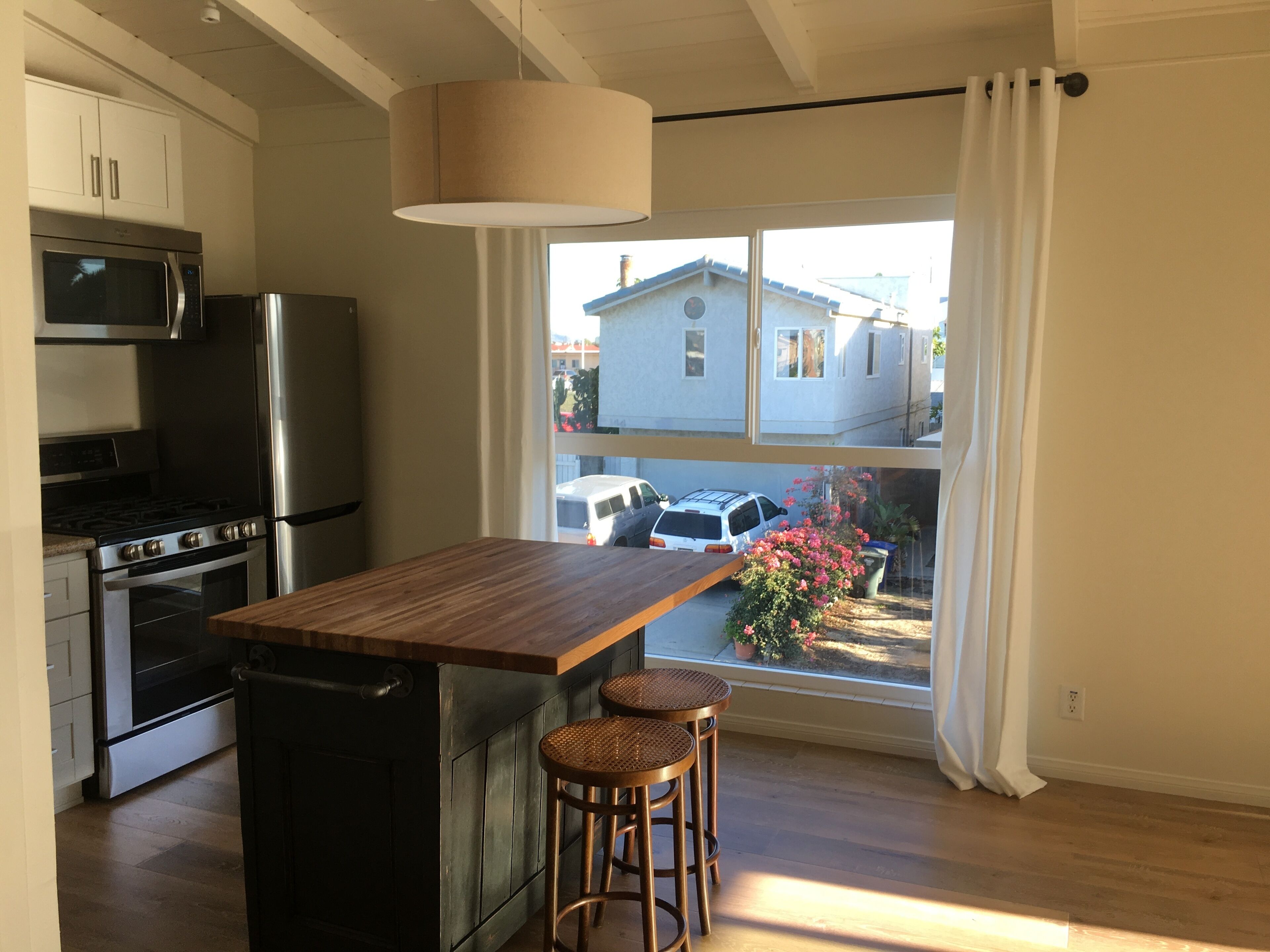 Mid Century Beach Studio, Love Shack,  completely remodeled, upstairs, view