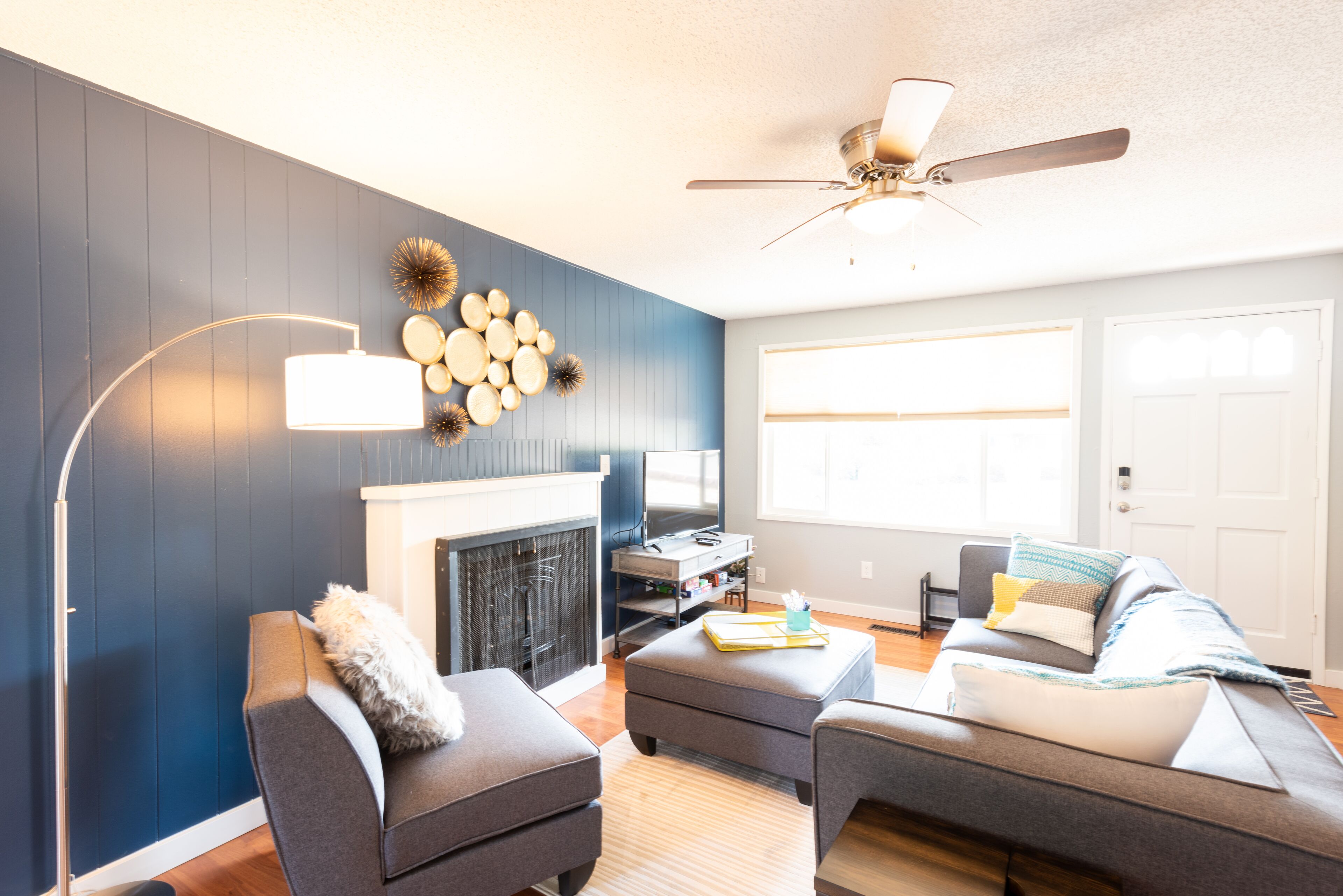 Comfy & Bright 2BR Flat W/ Fenced Yard Near Washington Square