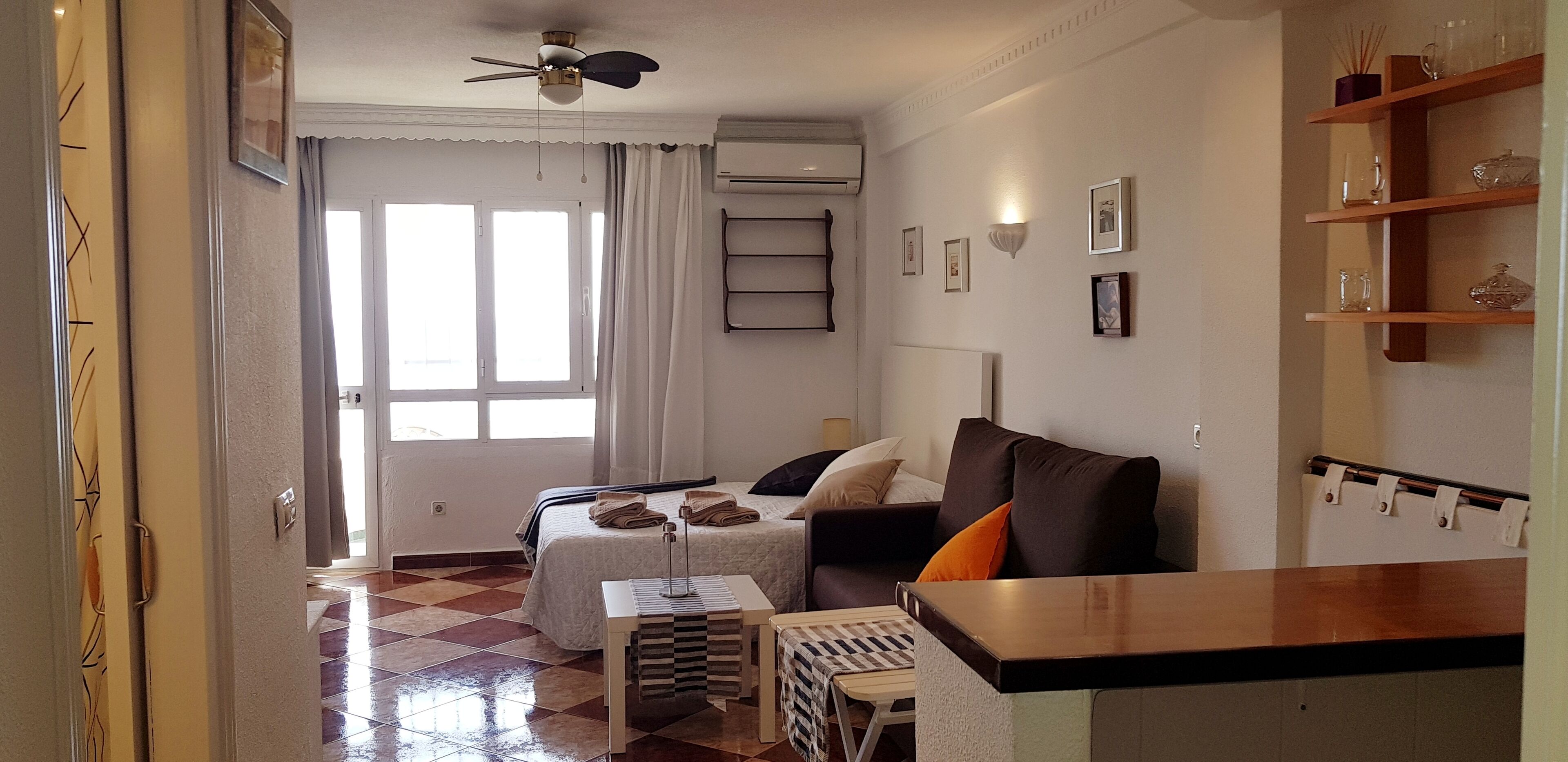 Nice studio overlooking the sea. Beauty studio, sea view