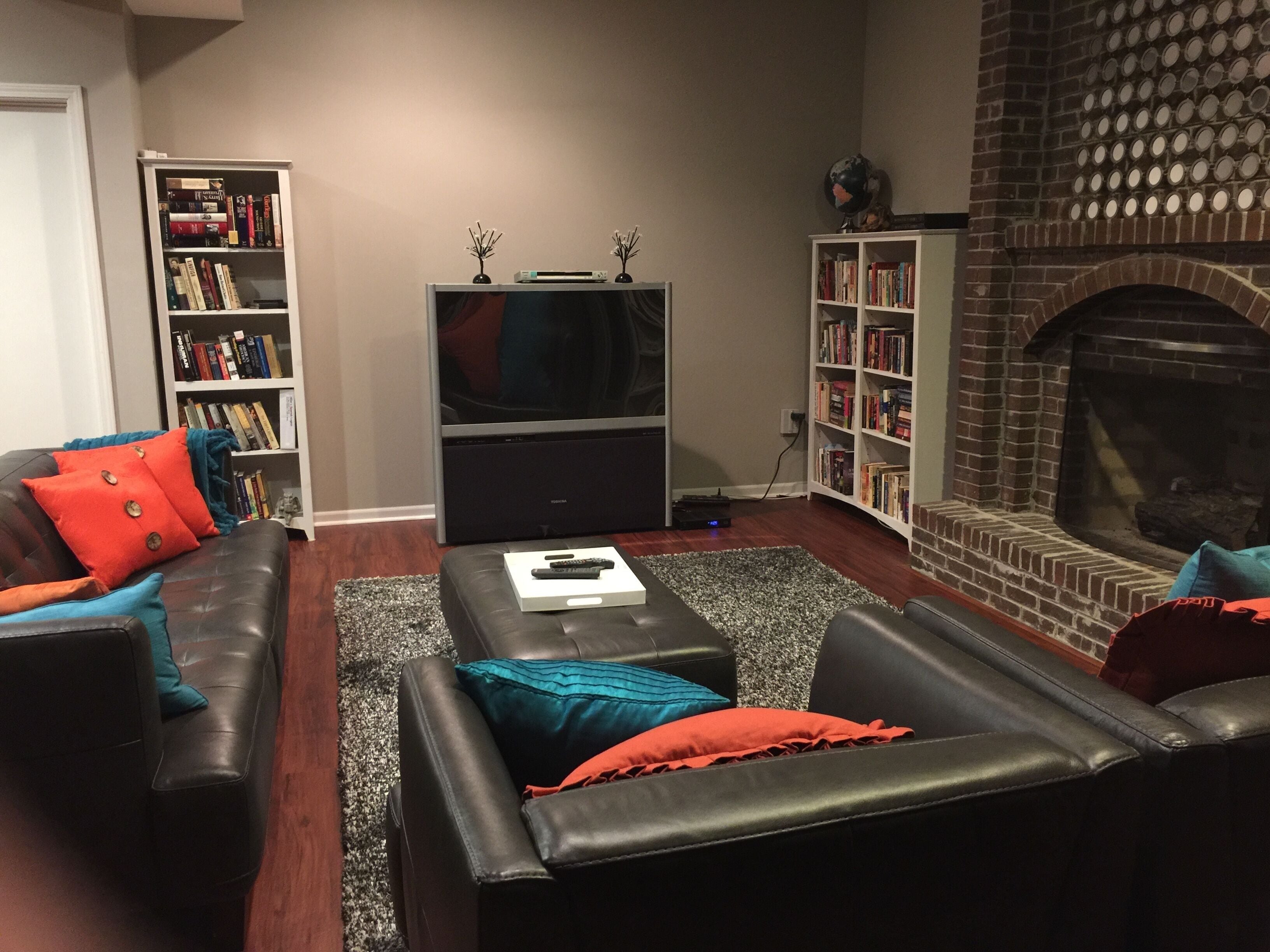 Furnished Apartment In Quiet Tree-Filled Lenexa Neighborhood