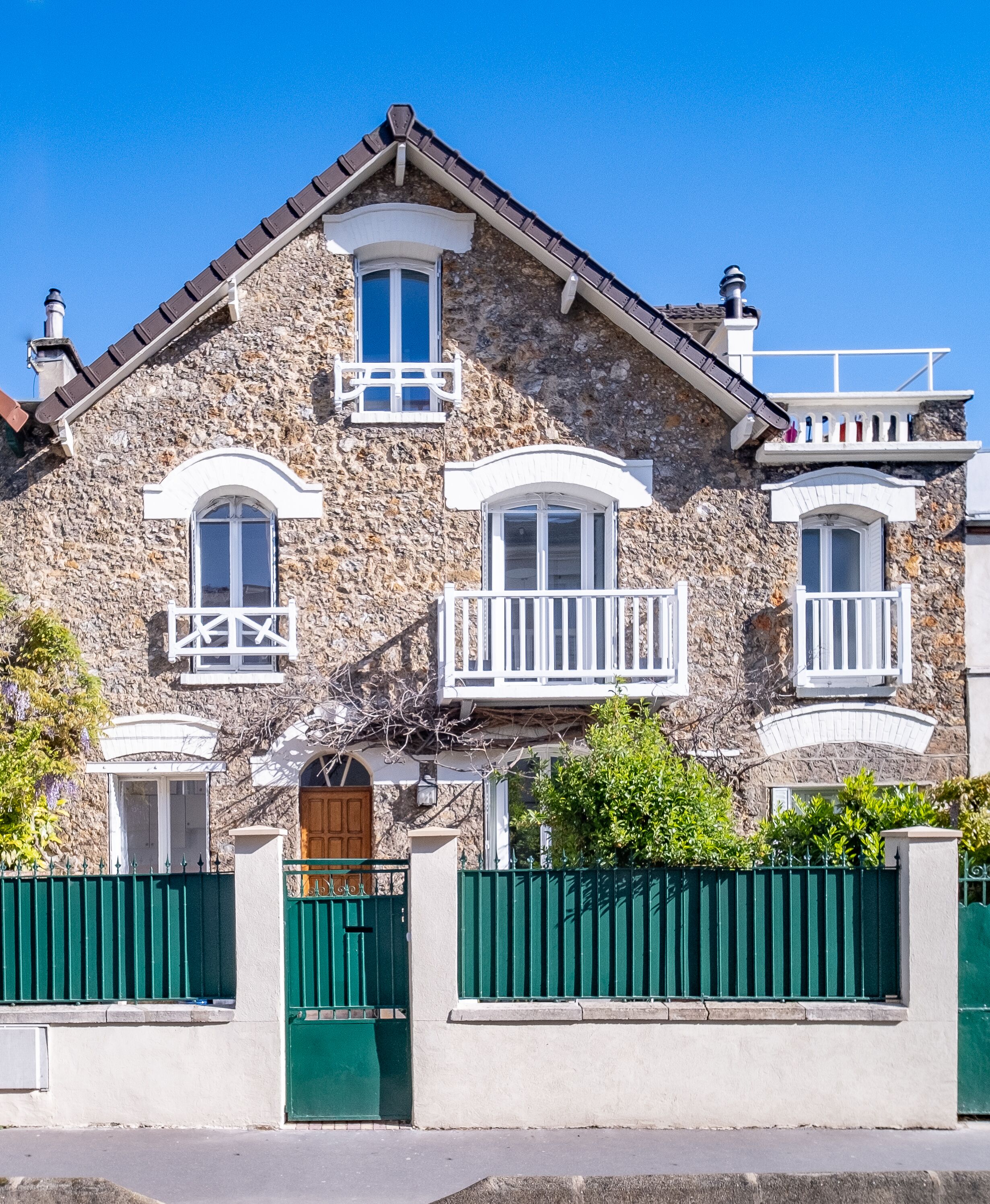 Cozy house 2 min away from Paris, House at the Porte de Paris, 6 bedrooms