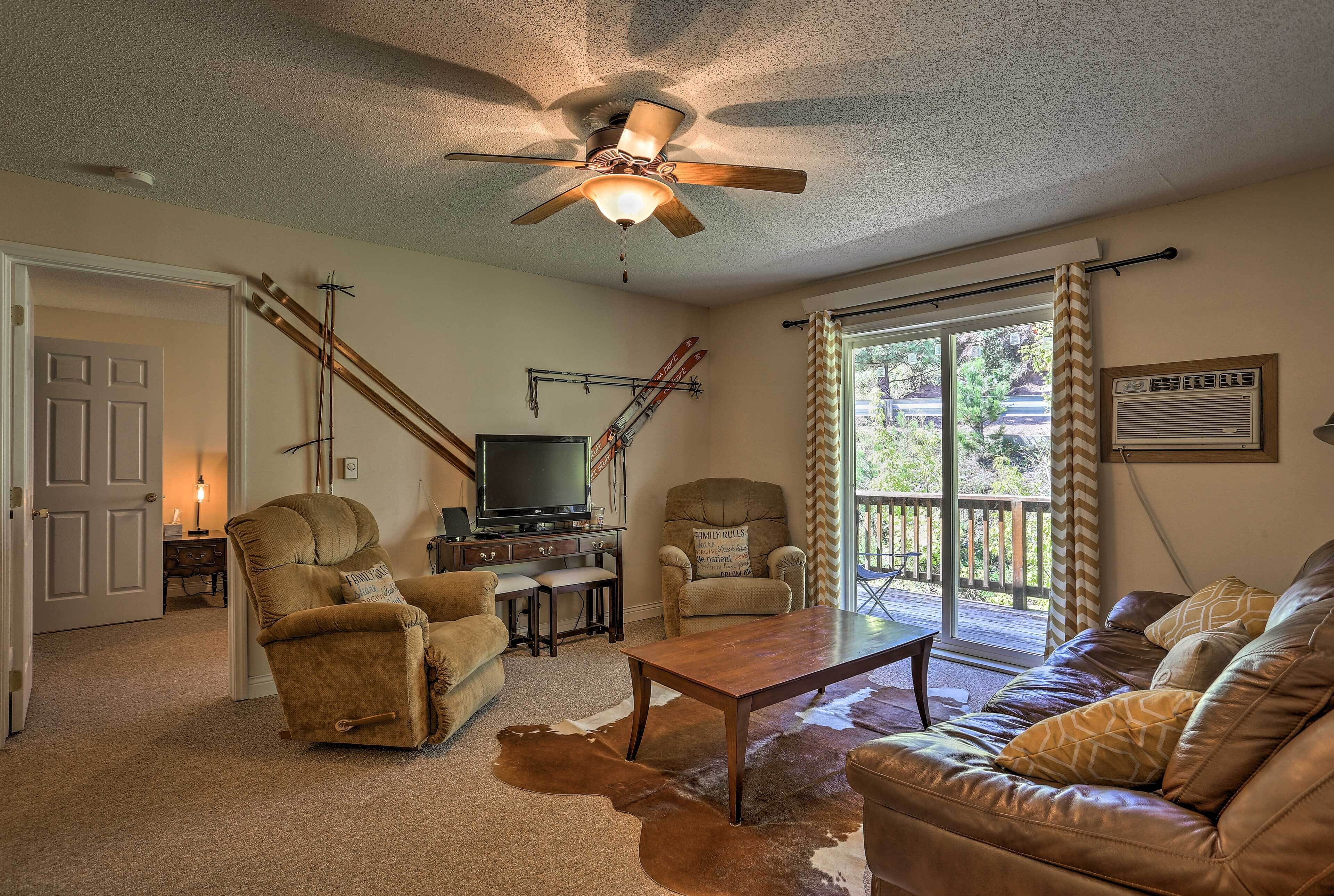 Quiet Lead Condo w/ Balcony - 5 Mi to Ski Lifts!