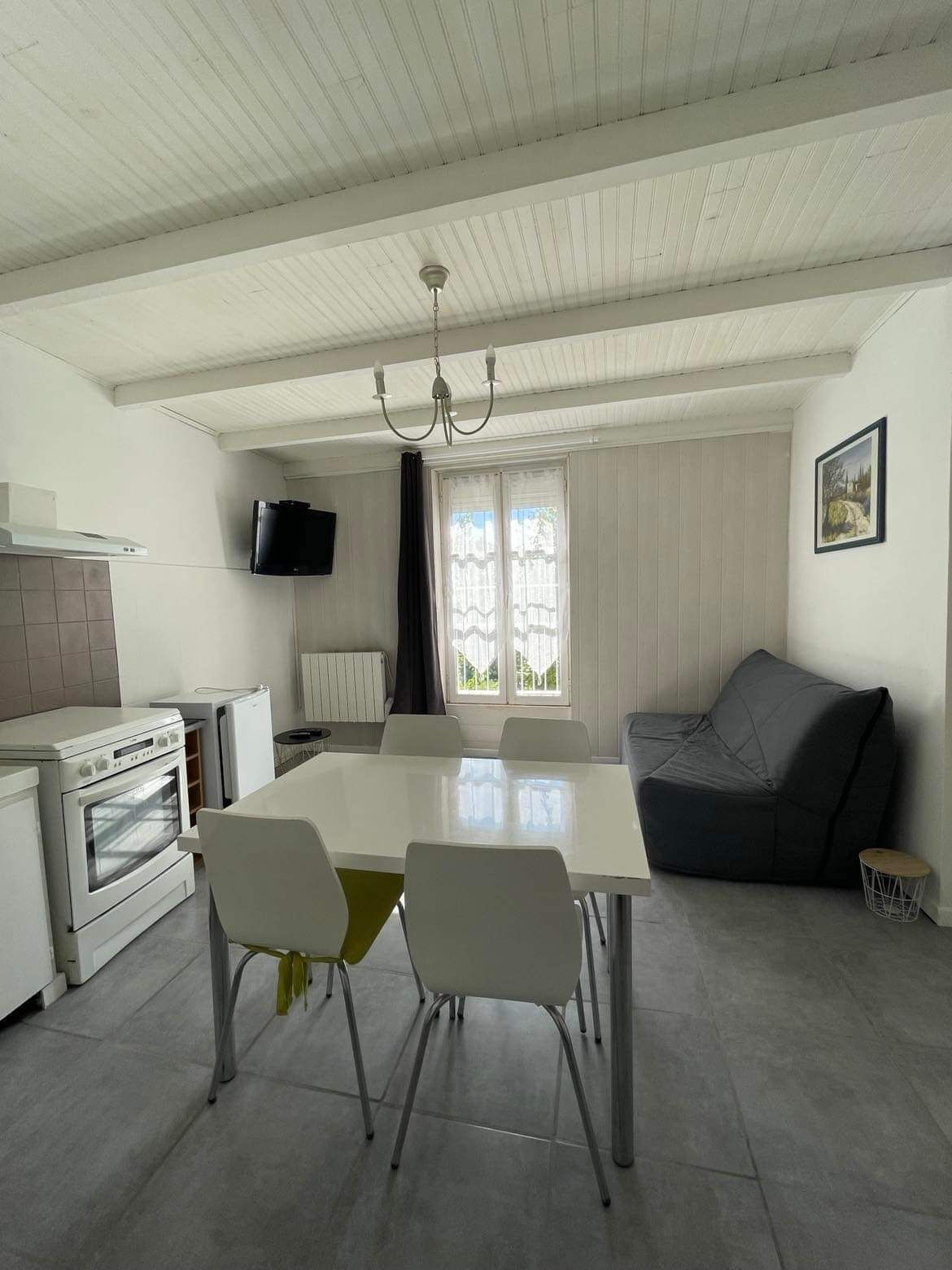 40m2 furnished classified 2 ** bright Les Mées 04190