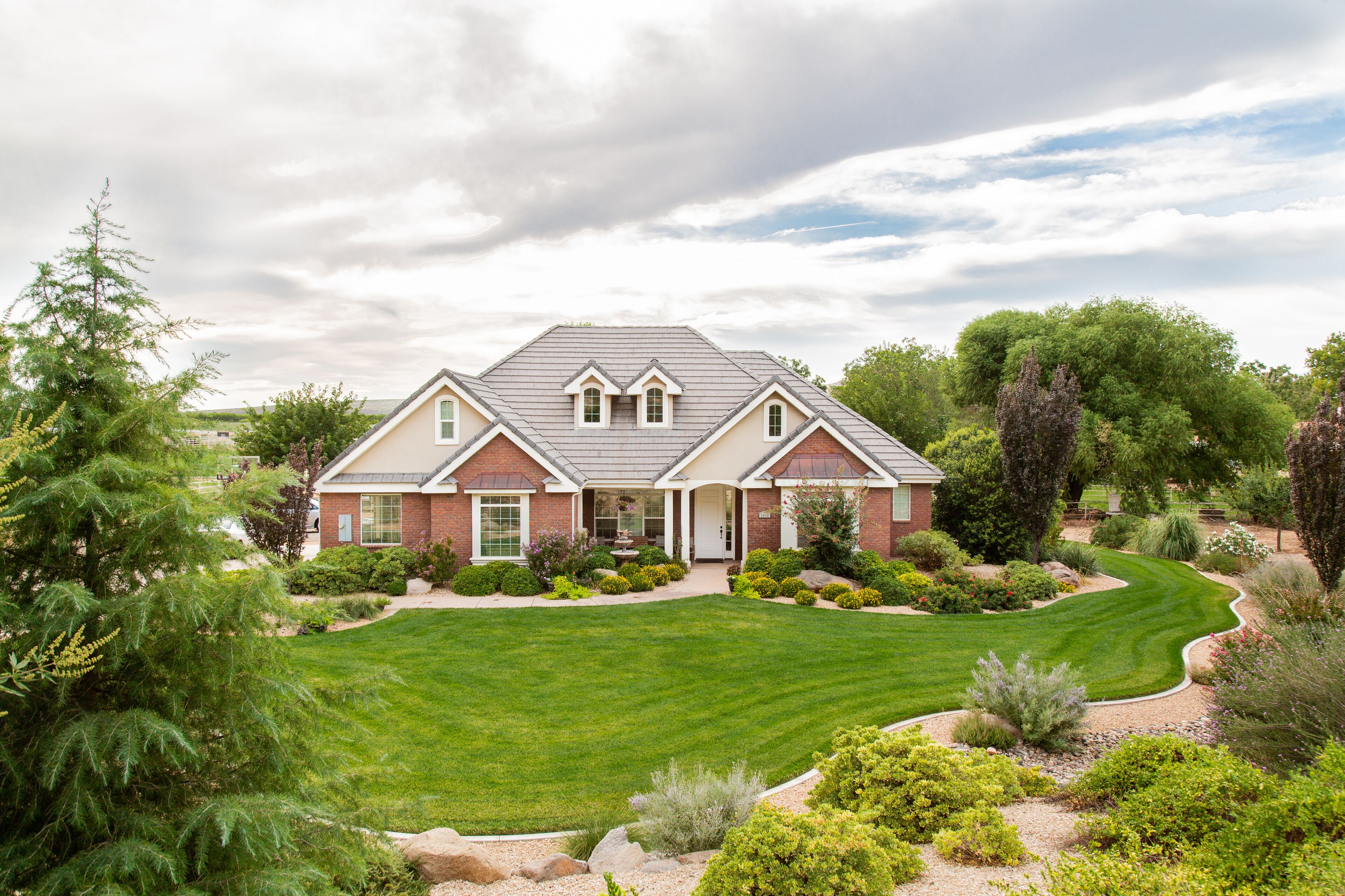 Come stay at Hurricane Hill Home near Zion National Park!