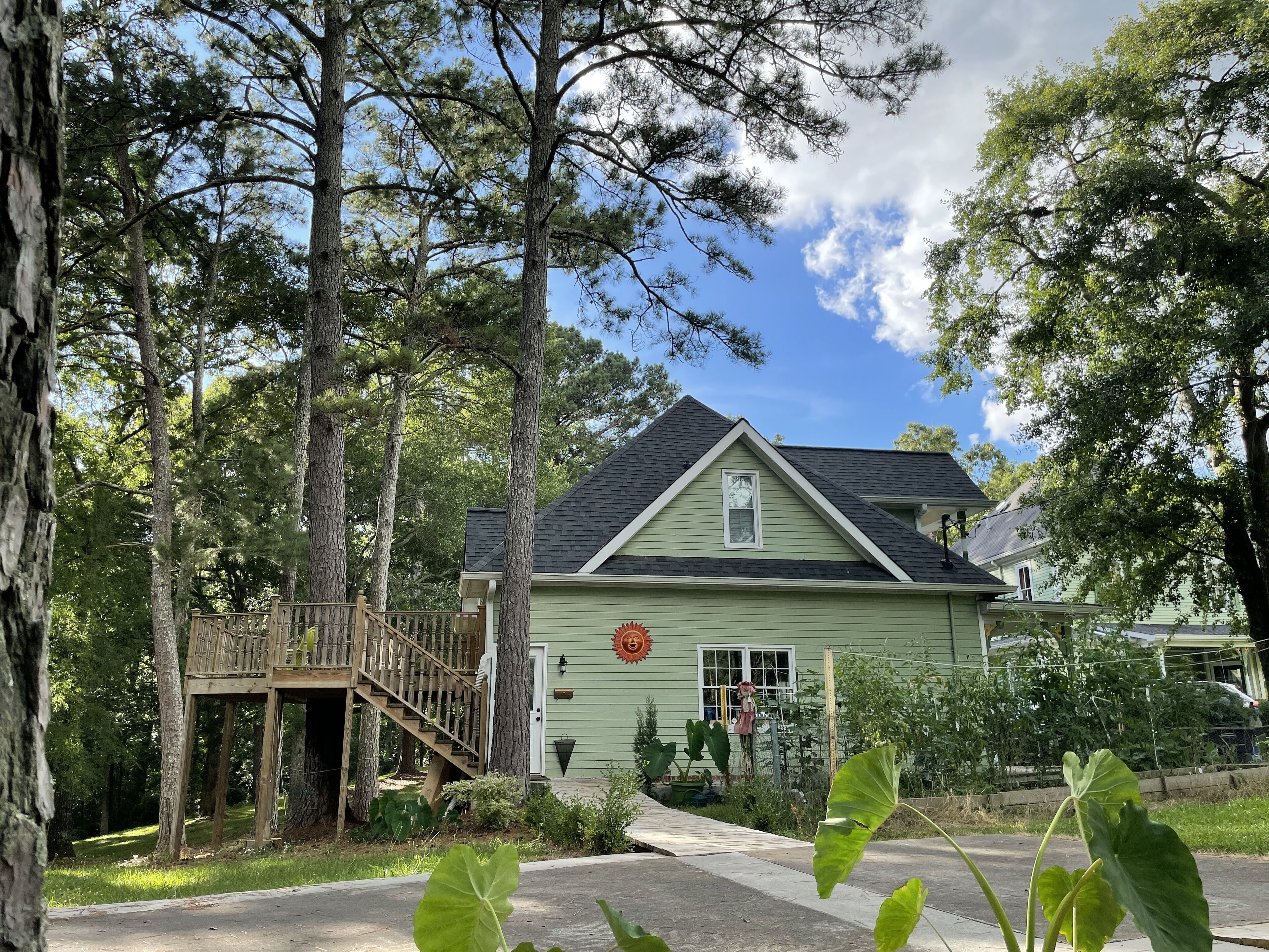 A little hamlet for a writer or reader
