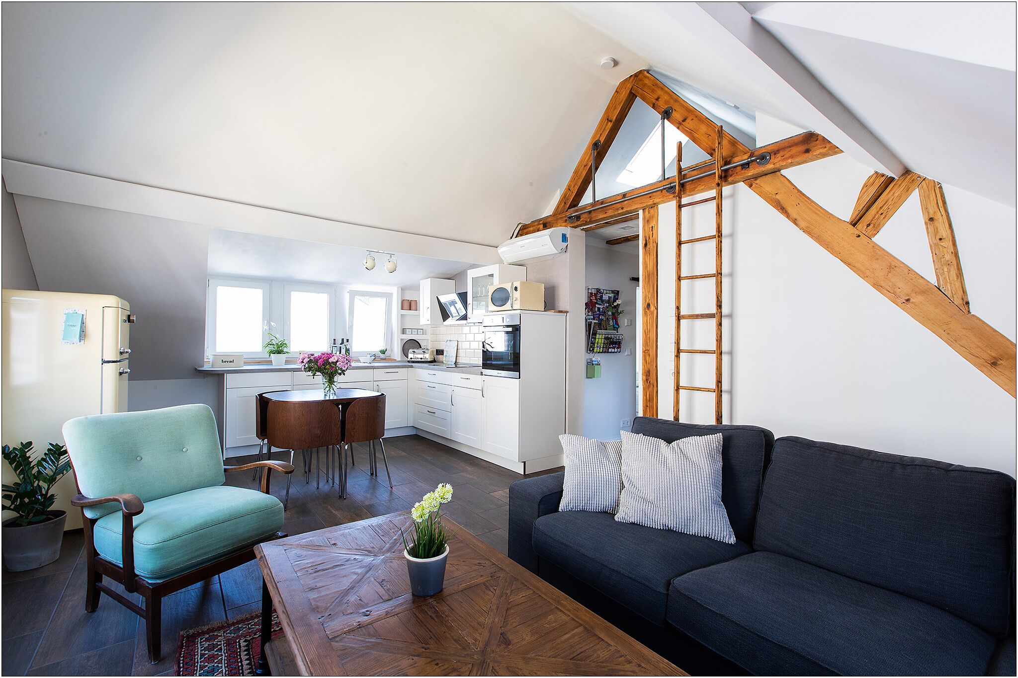 Apartment MILO: 3 room attic apartment, air-conditioned and close to the city